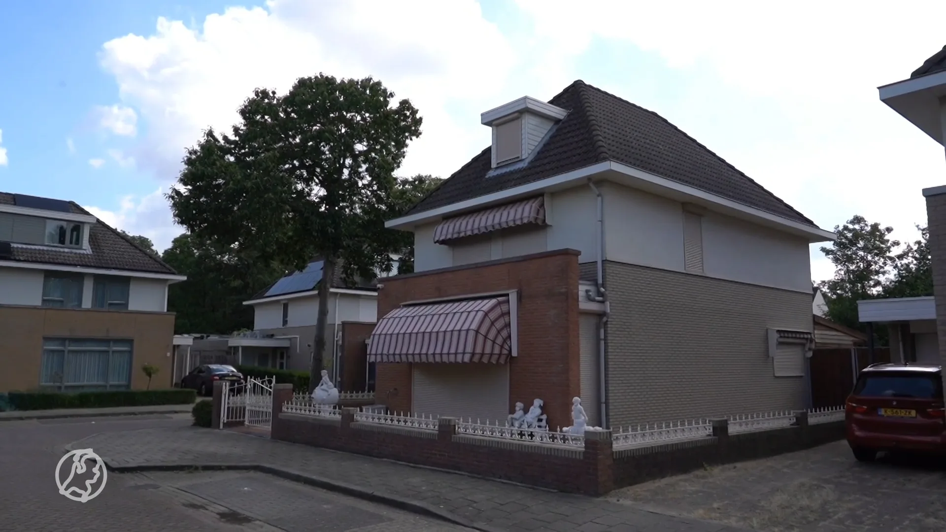 Woning ouders van zangeres Sieneke beschoten