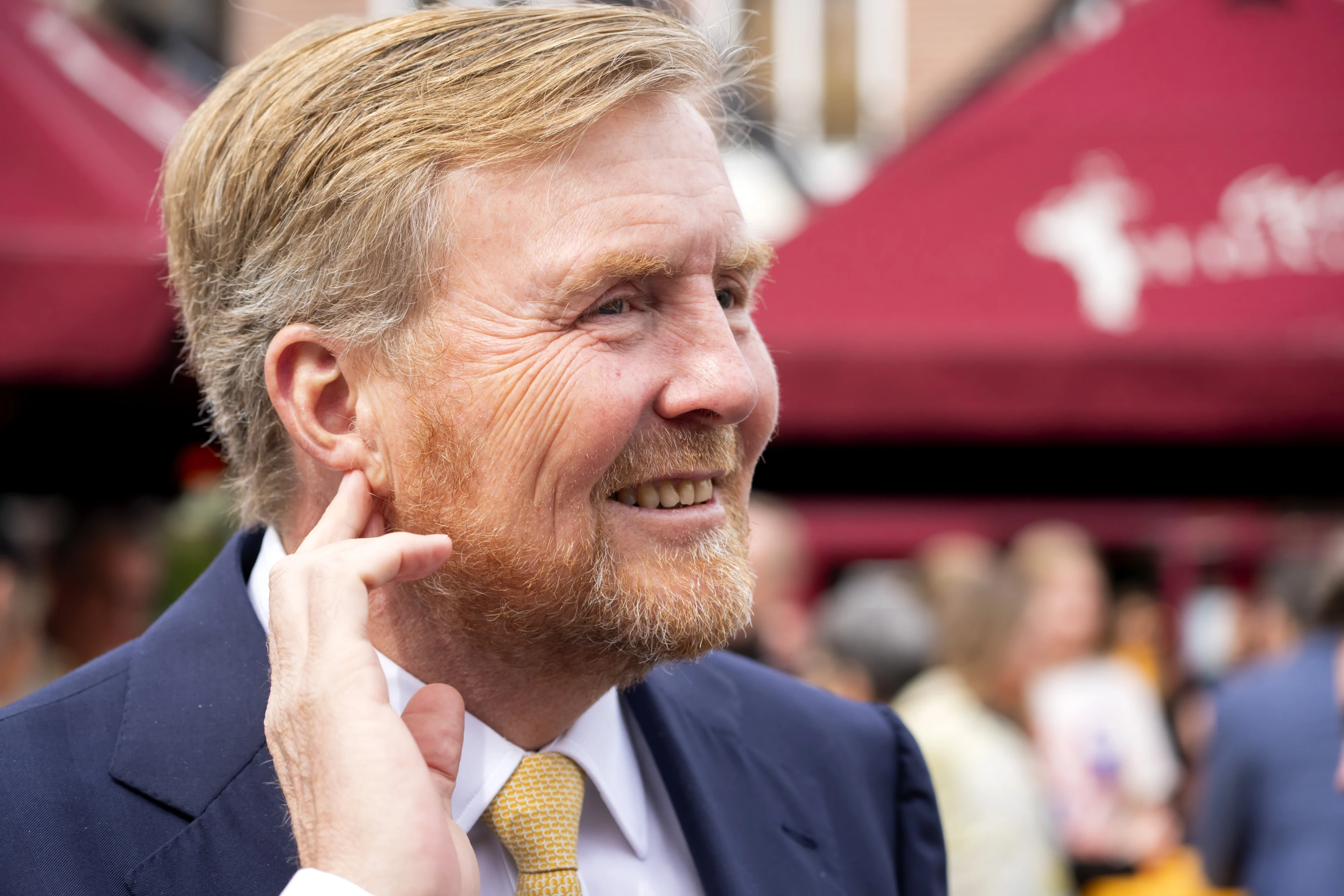 Meerderheid Nederlanders wil dat koning minder gaat verdienen