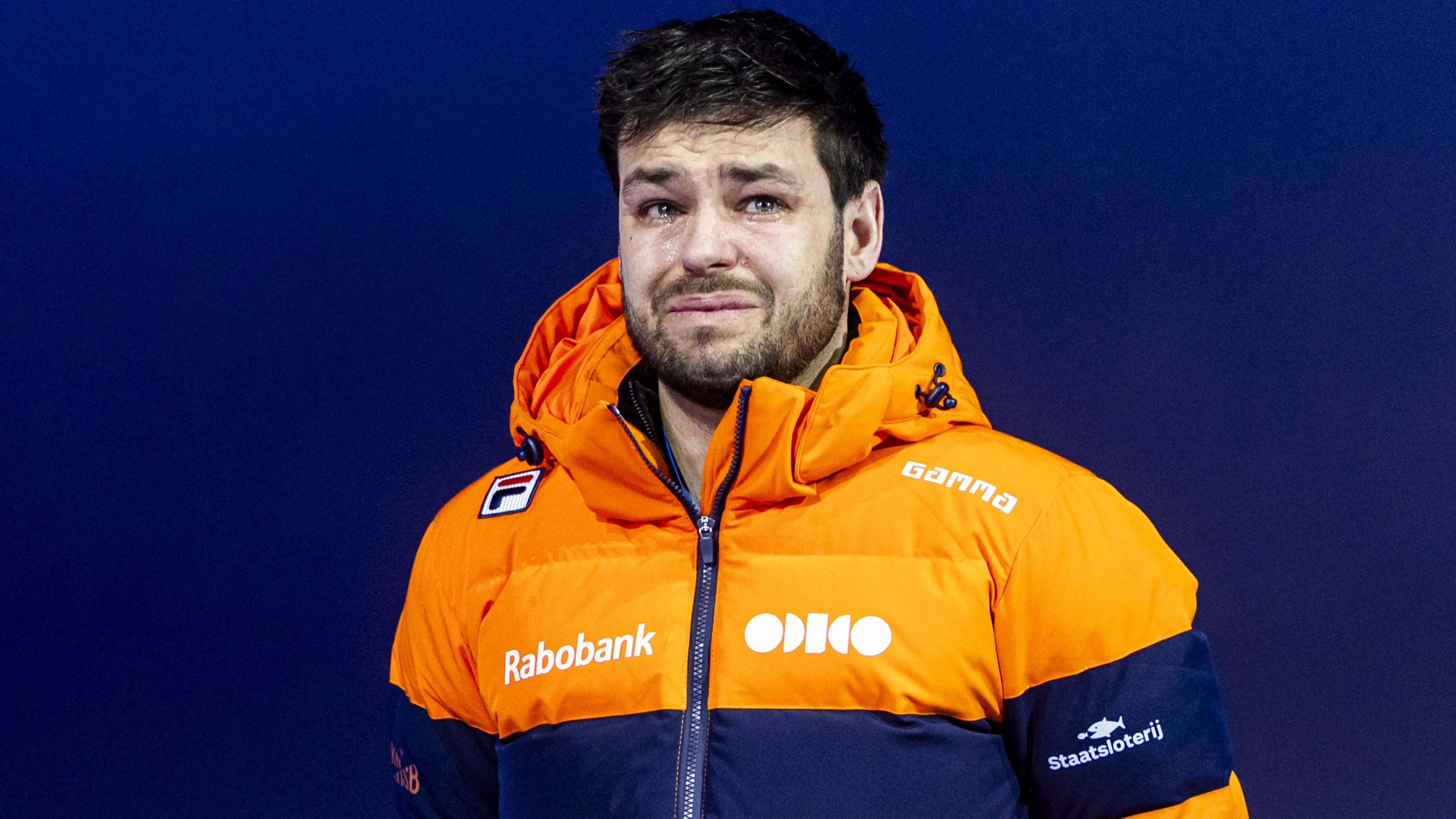 Shorttracker Knegt krijgt bij emotioneel afscheid gouden speld