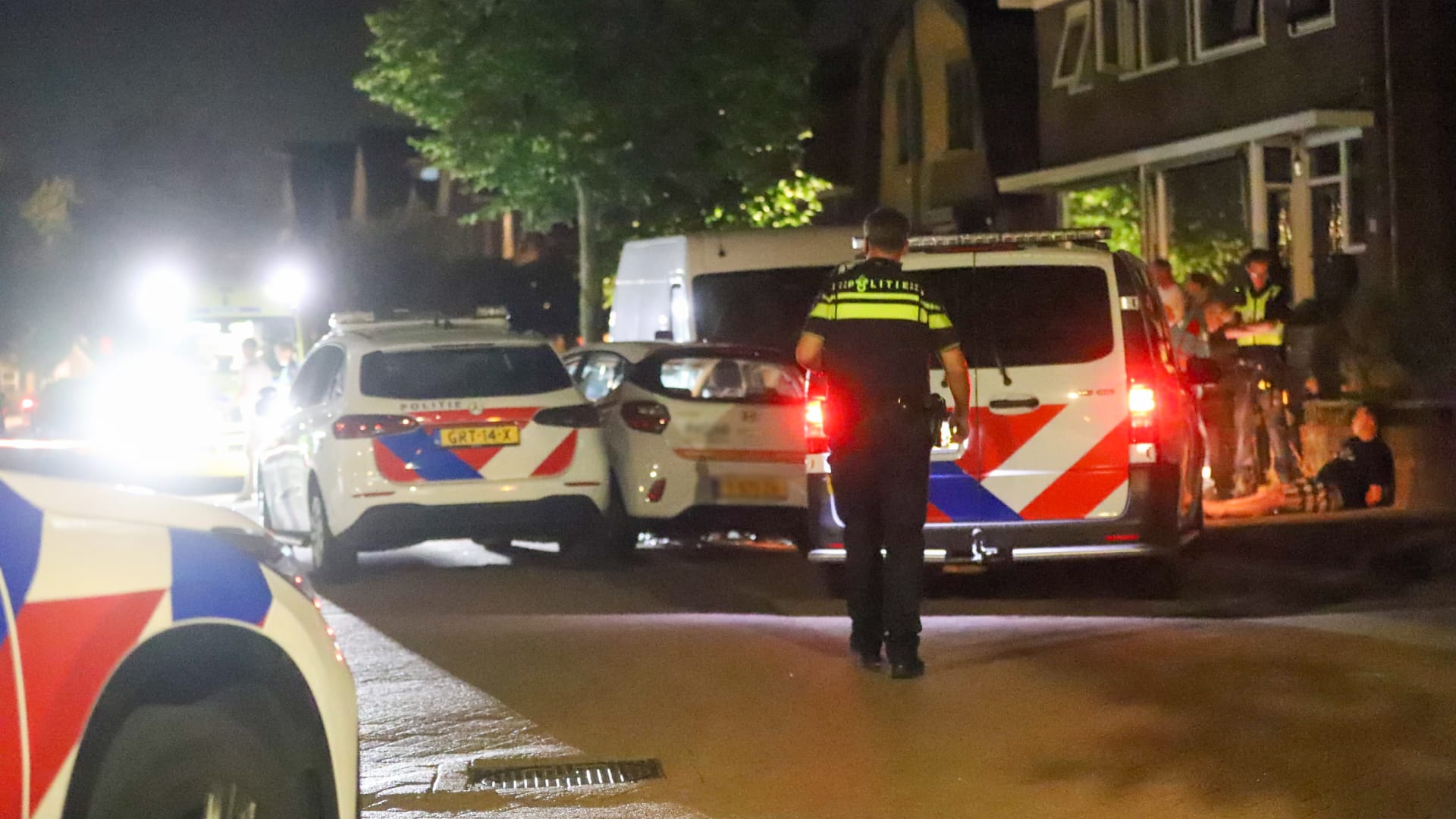 Politie houdt drie verdachten aan na vluchtpoging en crash in Veenendaal