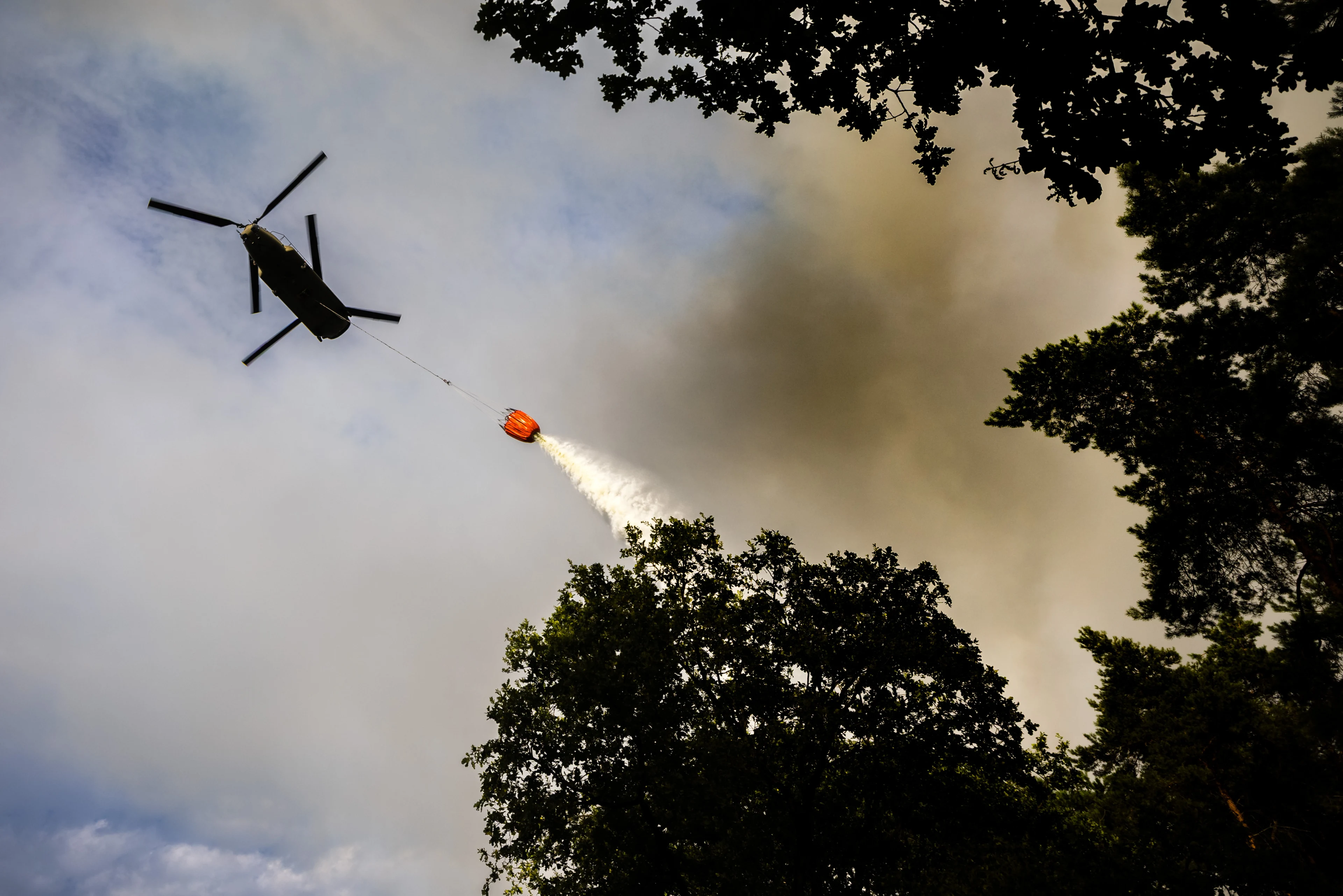 Natuurbrand Limburg nog niet onder controle, Venray schrapt vuurwerkshow