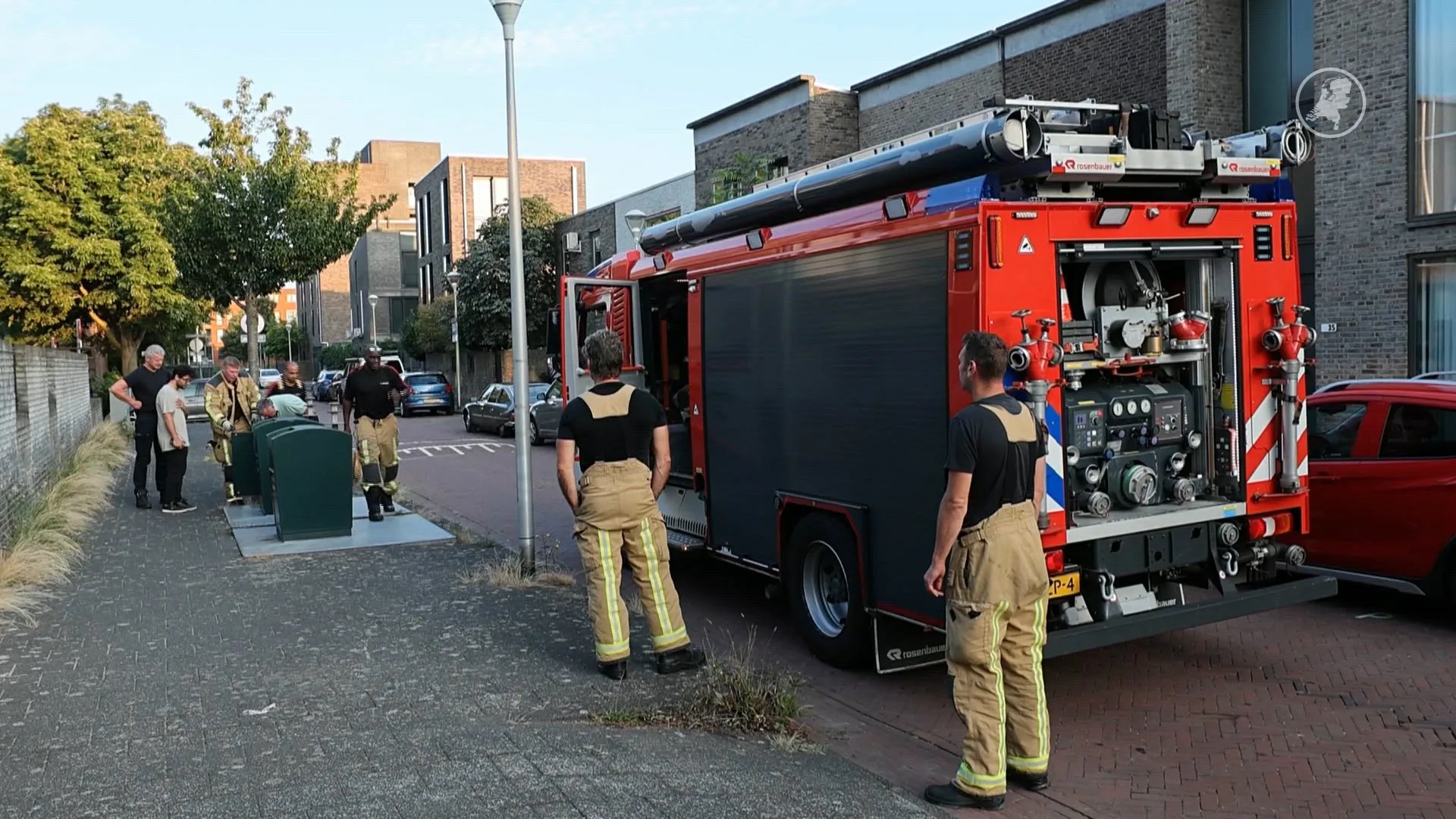 Zoon gooit onbedoeld kostbaar gebit weg in afvalcontainer