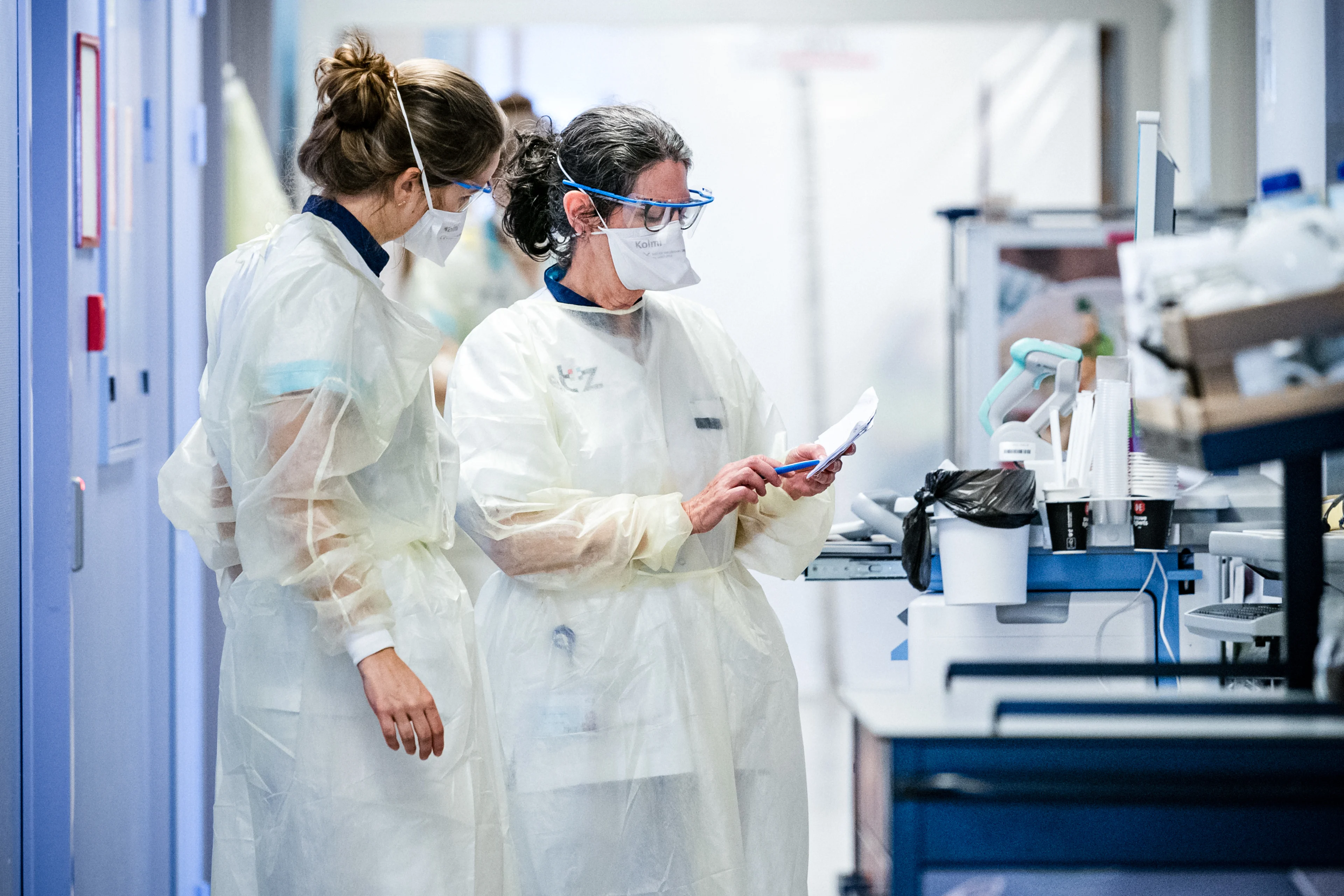 Aantal patiënten met corona in ziekenhuizen stijgt tot bijna 800