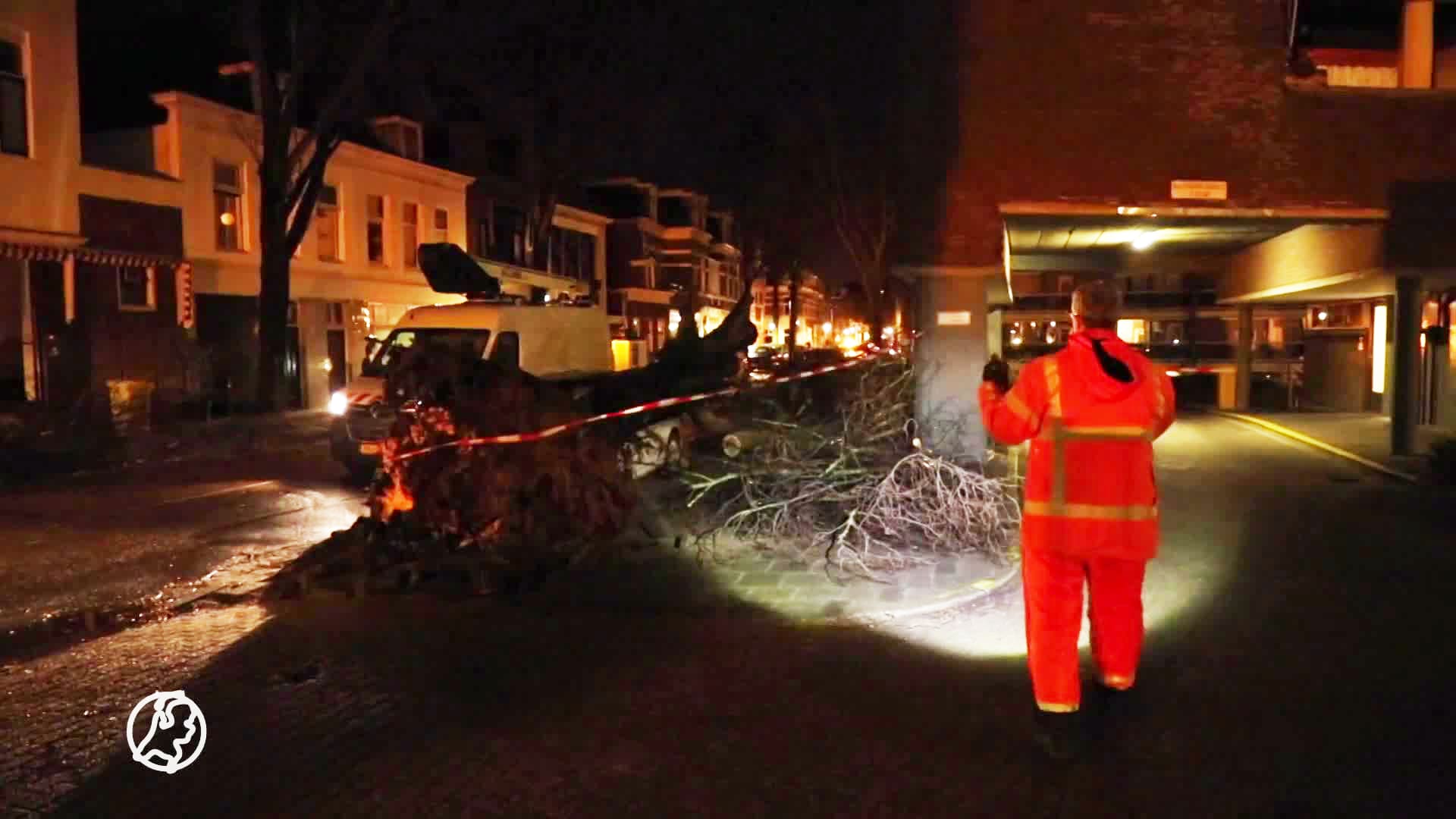 Ruim 900 schademeldingen door storm Dudley