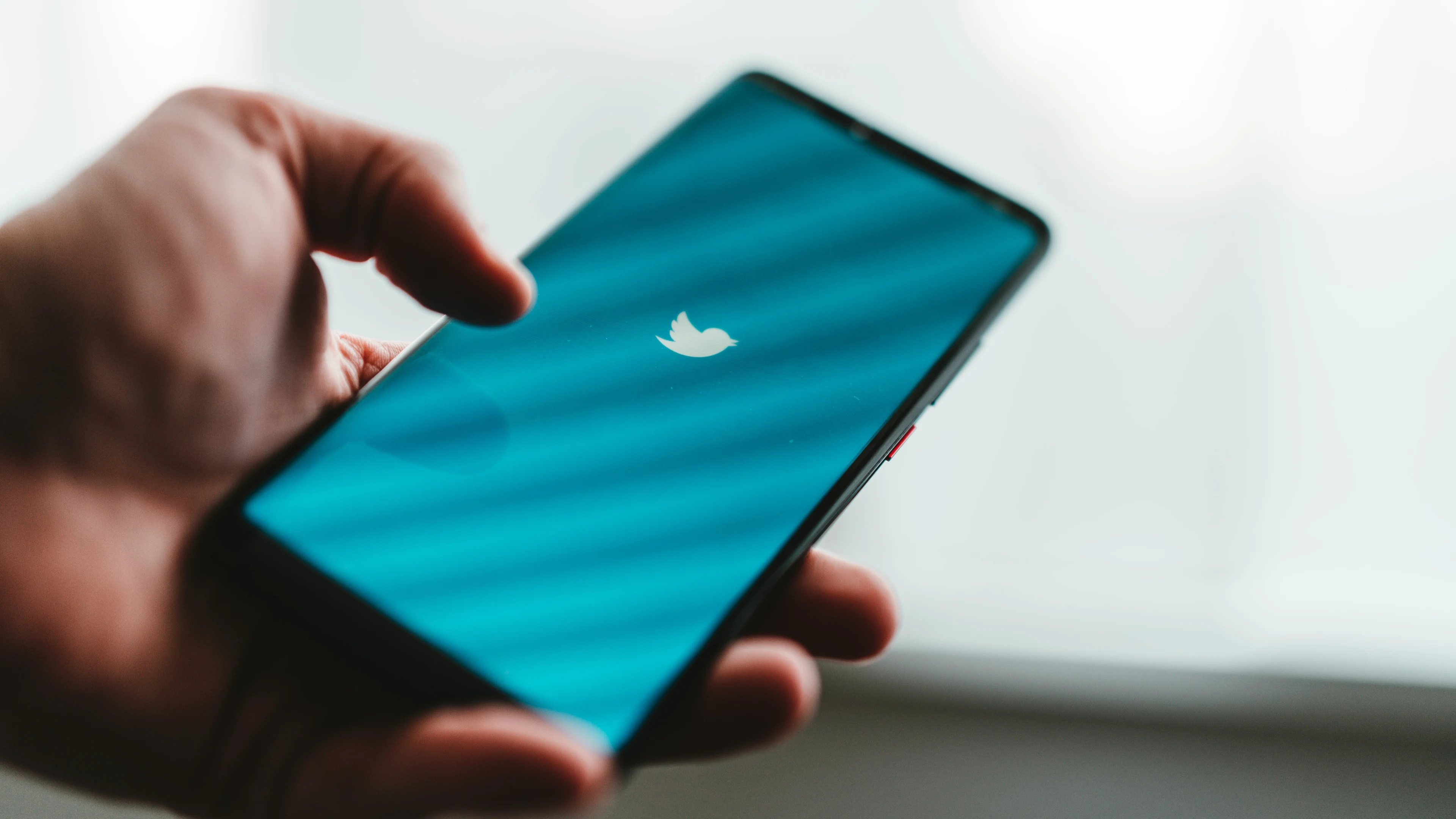 Beroemdheden zijn blauwe vinkjes op Twitter kwijt