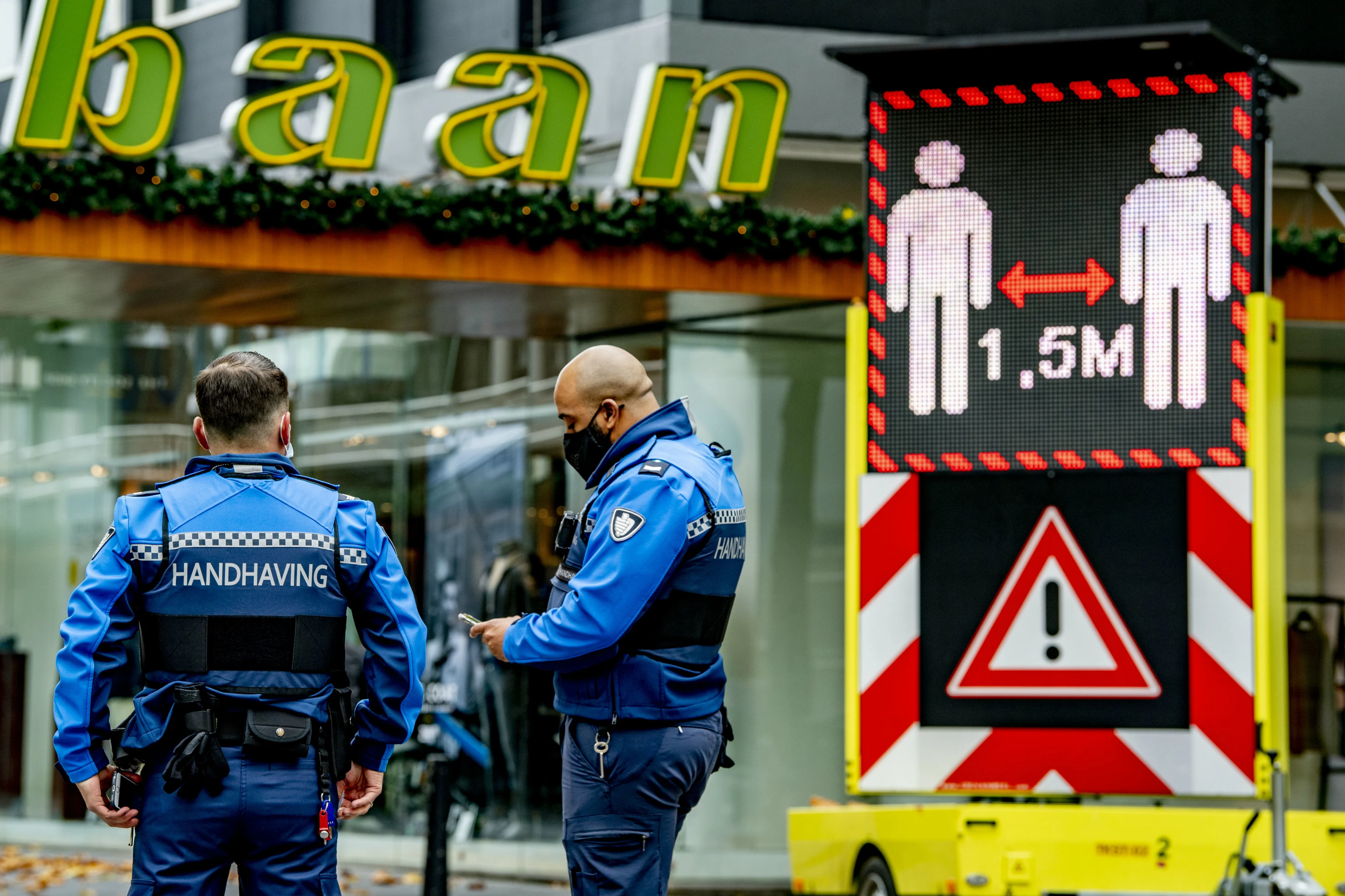 Meerderheid Nederlanders houdt vol ondanks zwaardere coronamaatregelen