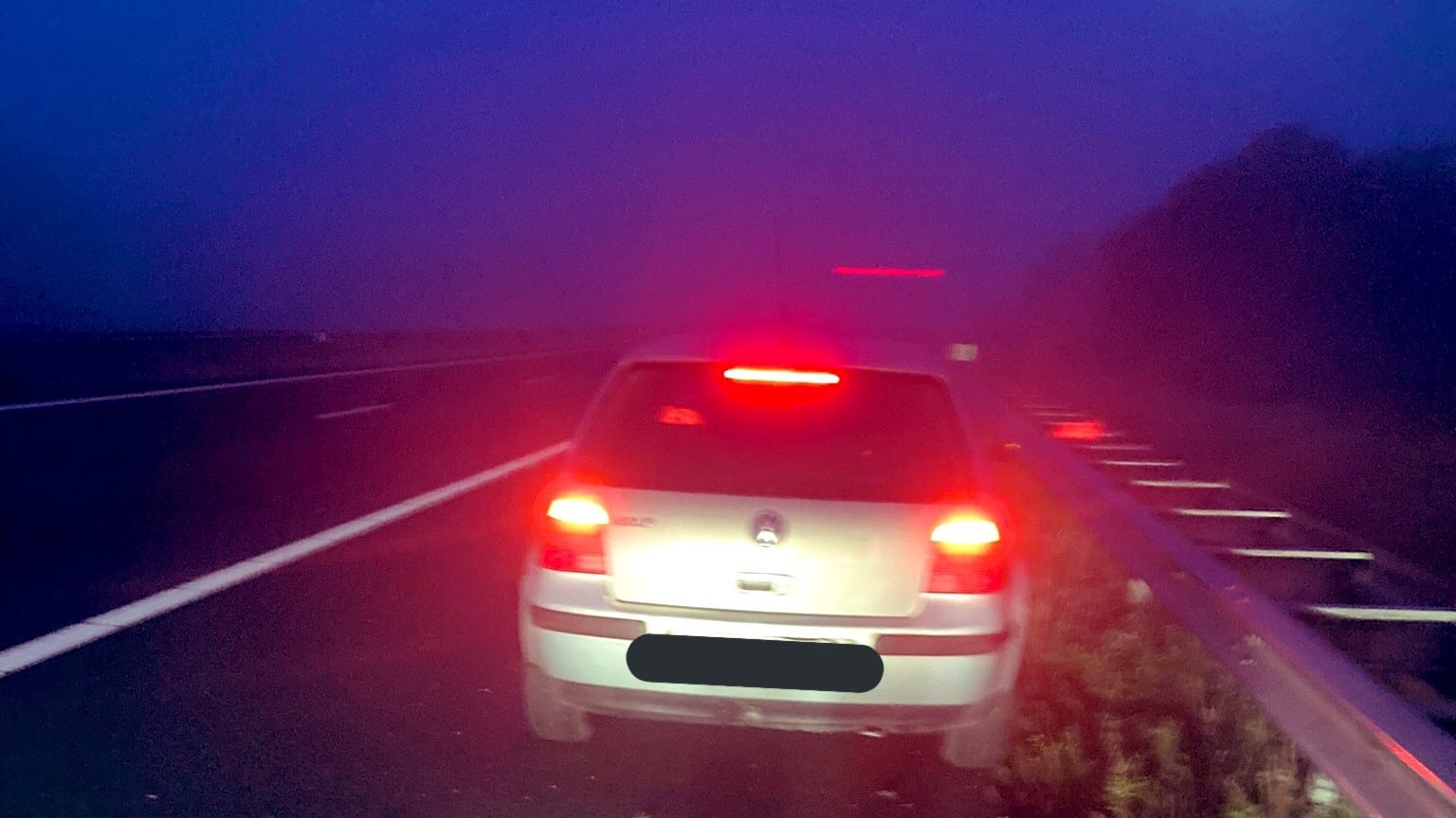 Bestuurder doet dutje op vluchtstrook bij A67