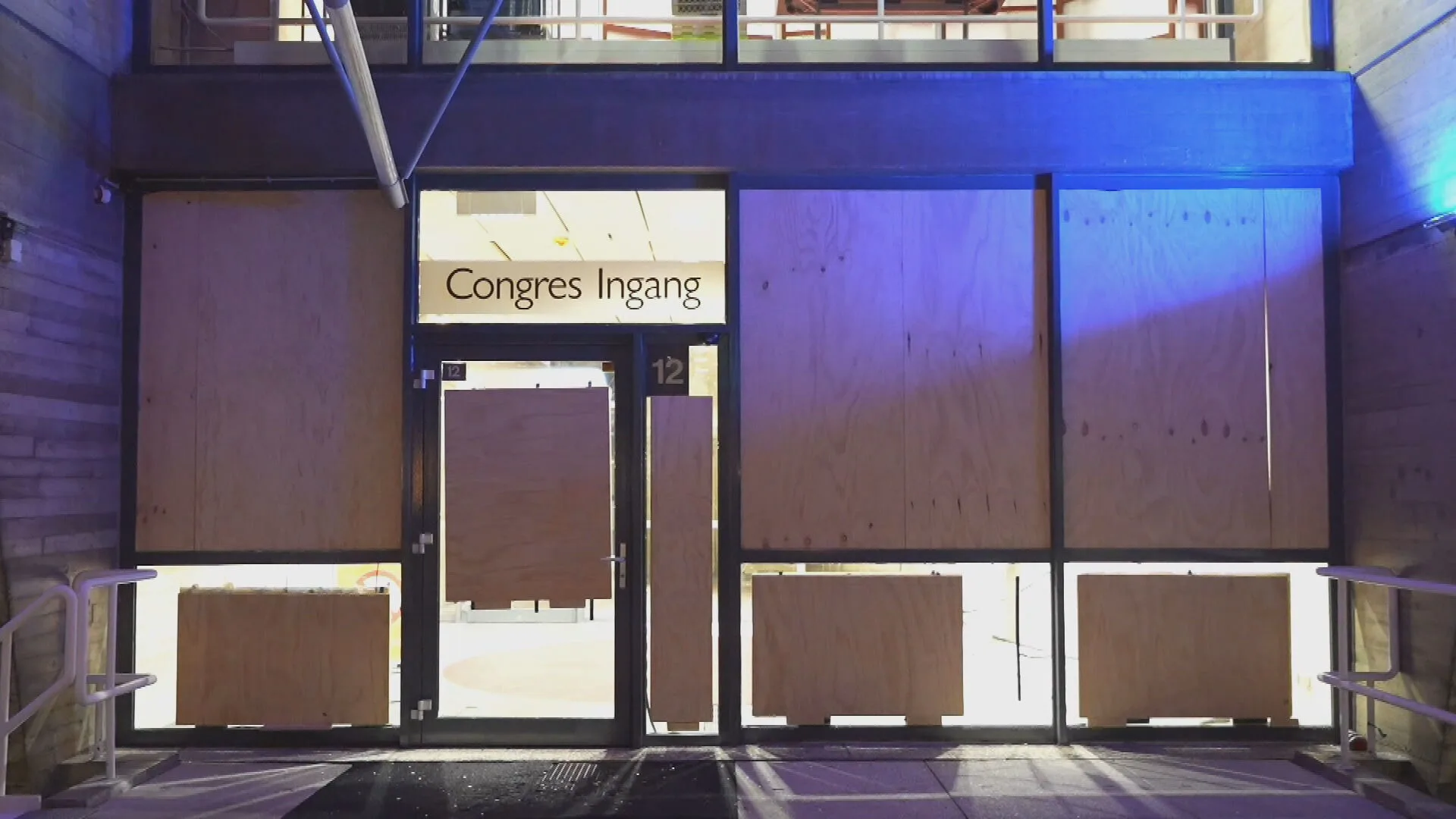 Actievoeders vernielen 23 ramen en 7 deuren van TU Eindhoven