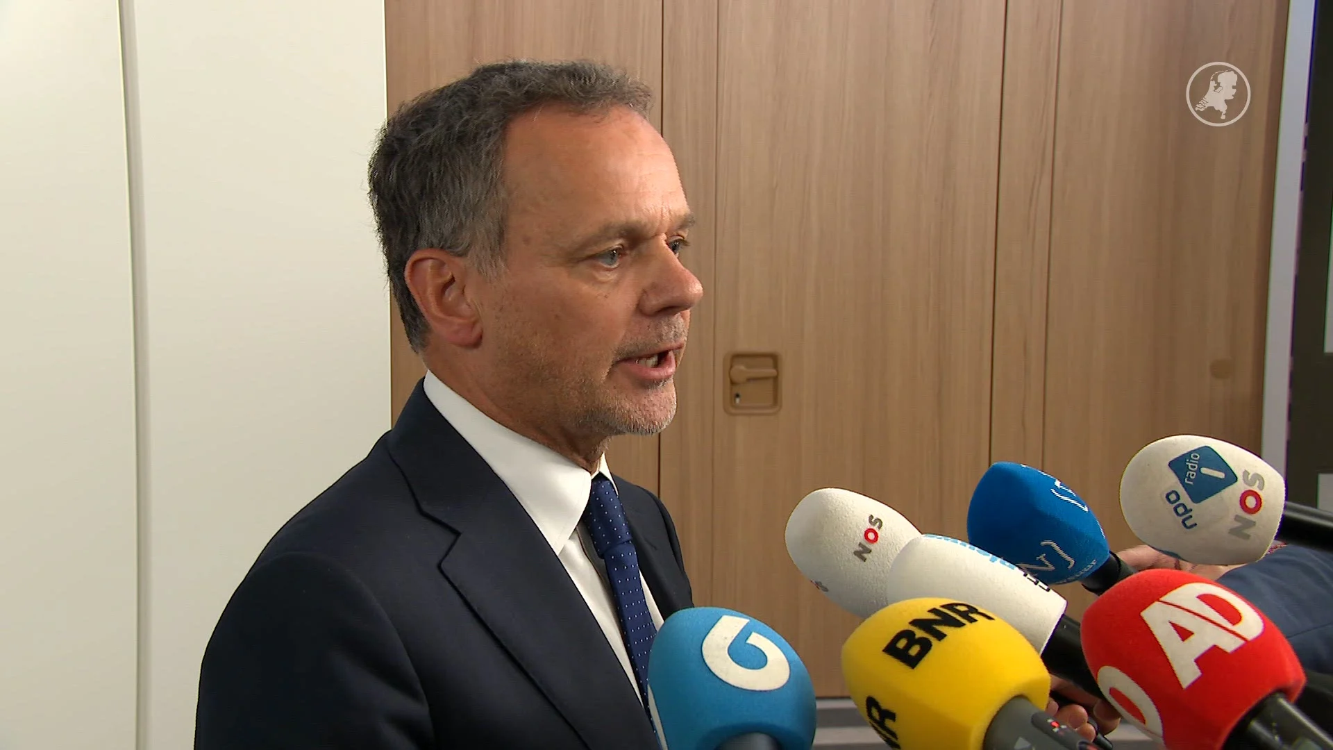 Buitenlandminister Veldkamp stapt op na moeizaam Gaza-debat