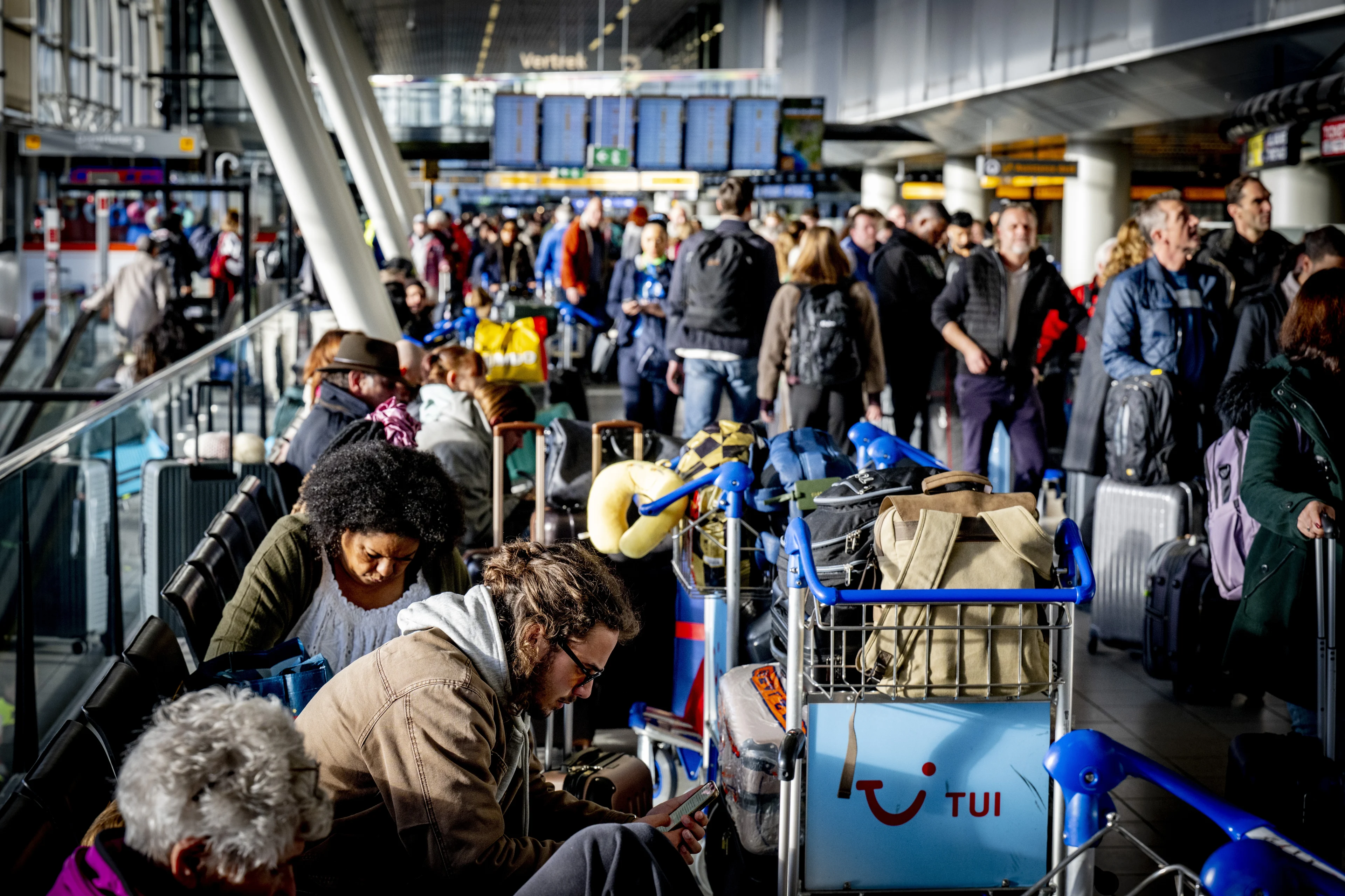 Na winterchaos weer 'gewoon' beeld op Schiphol, veldbedden niet nodig