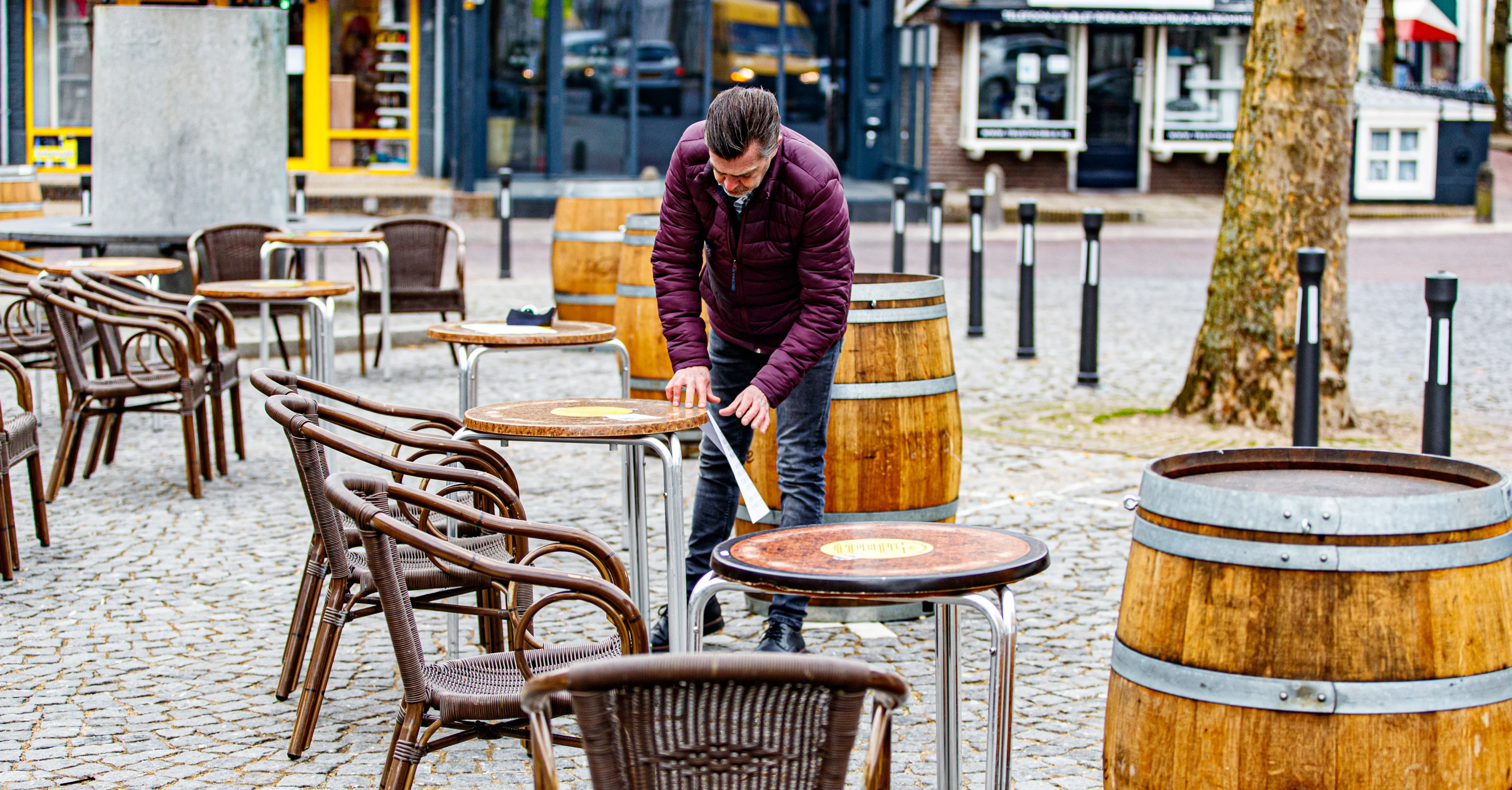 Vier op de vijf Nederlanders steunen horeca bij actie met opengooien van terrassen