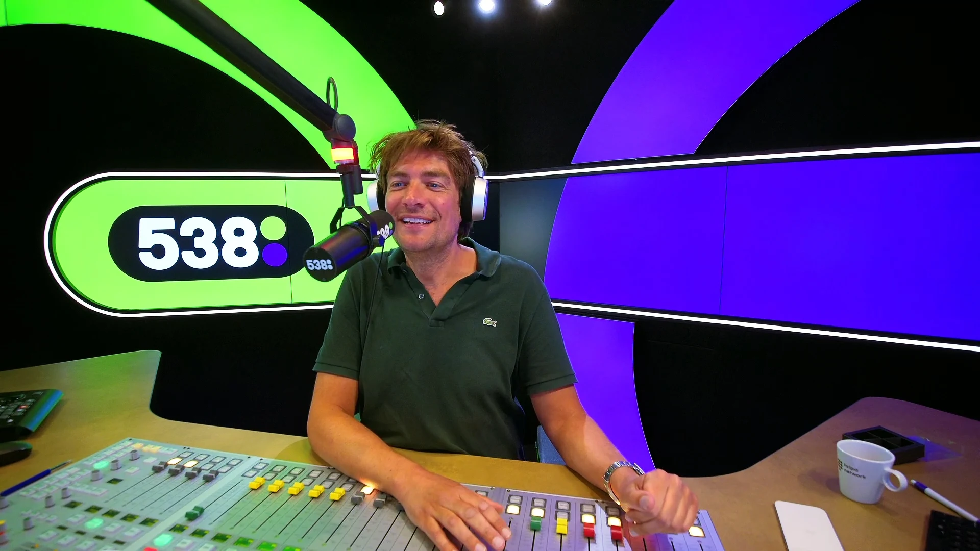 Robert koopt per ongeluk hotel voor 23 miljoen euro