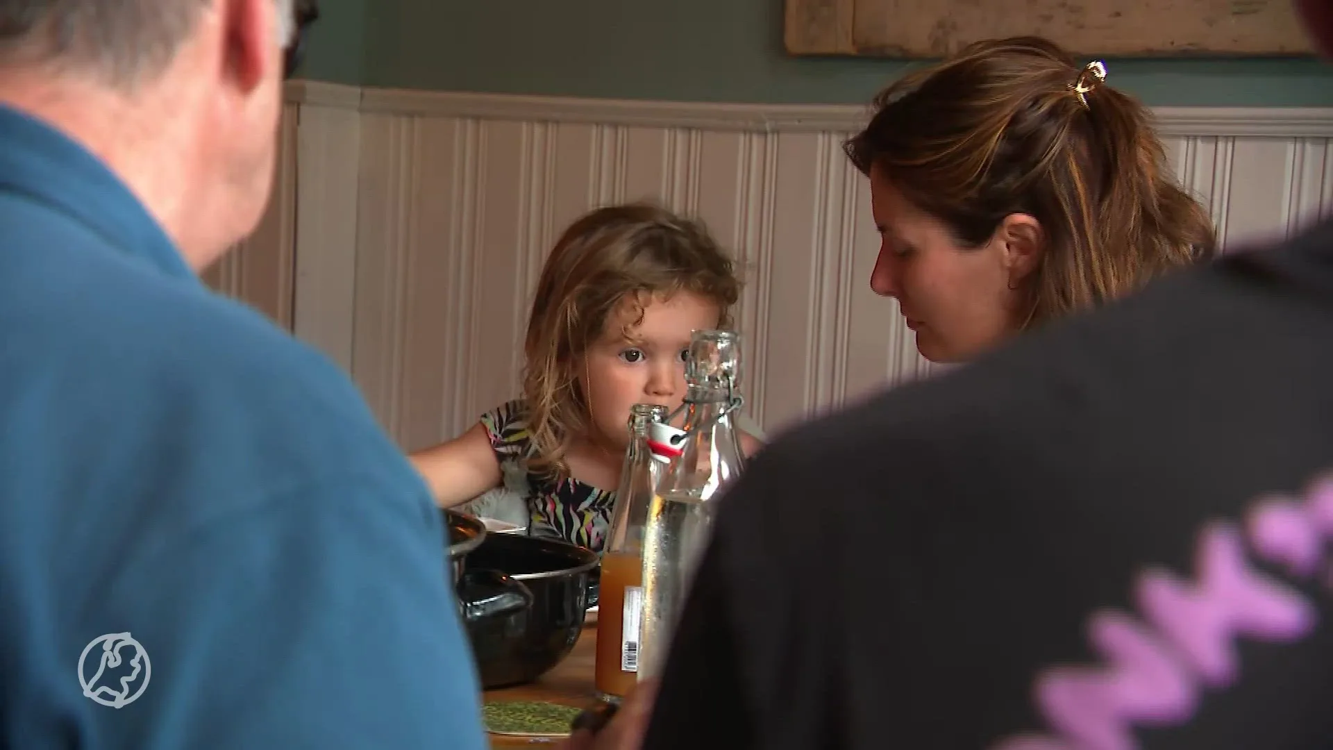 Jengelende peuters in de horeca, dit restaurant weert ze: 'Sfeer is stuk beter'