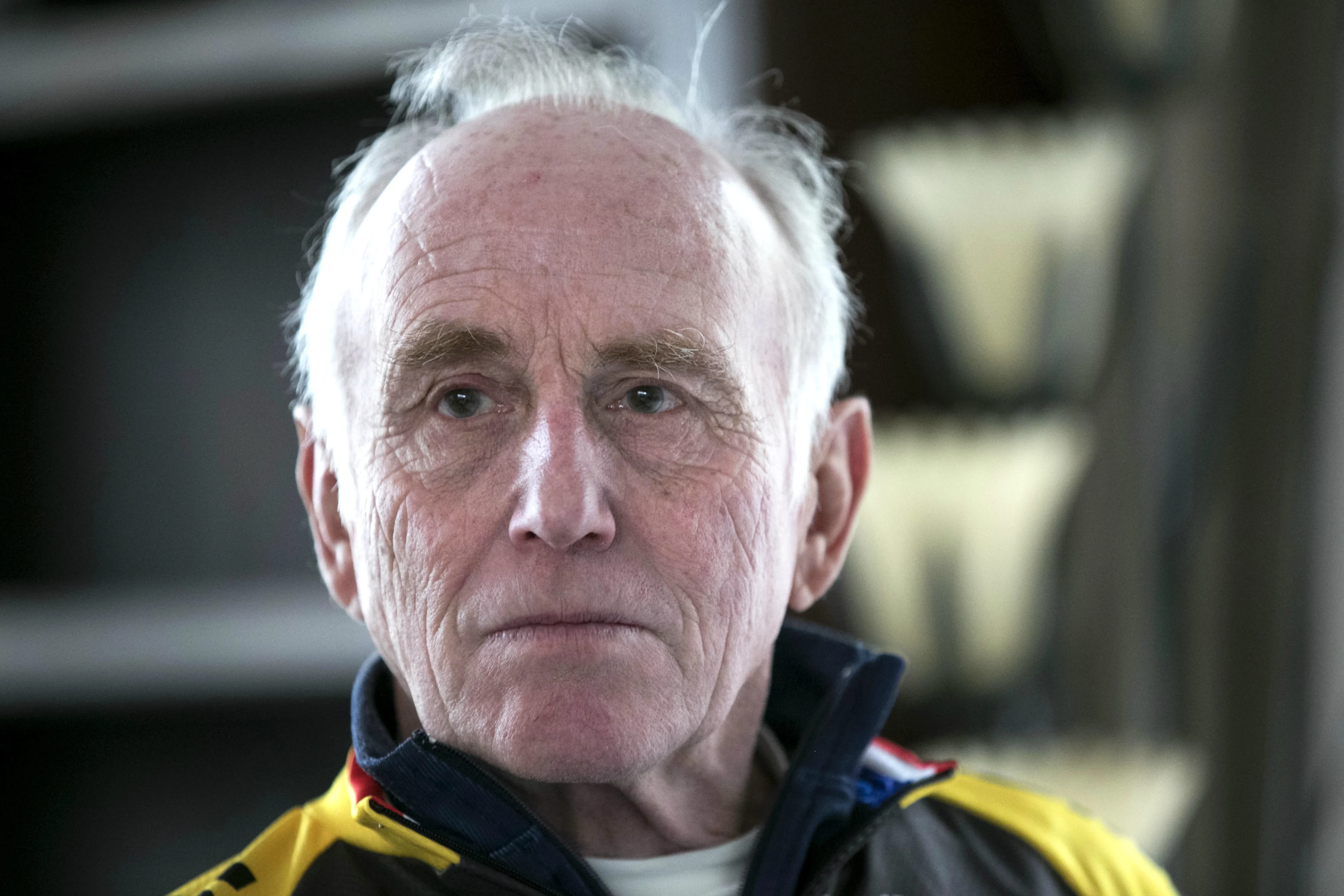 Zoetemelk in ziekenhuis met gebroken armen en been na aanrijding op fiets