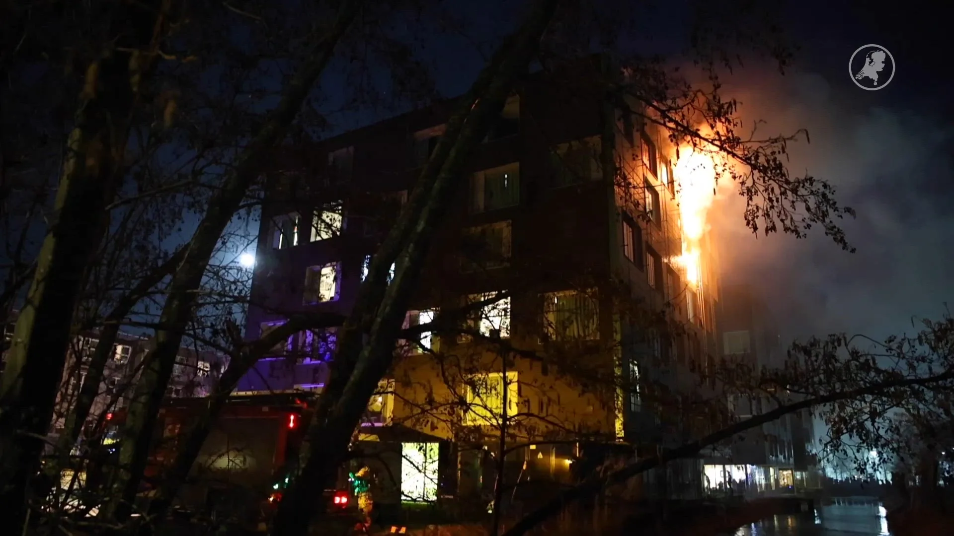 Brand in Delft in wooncomplex, meerdere appartementen ontruimd