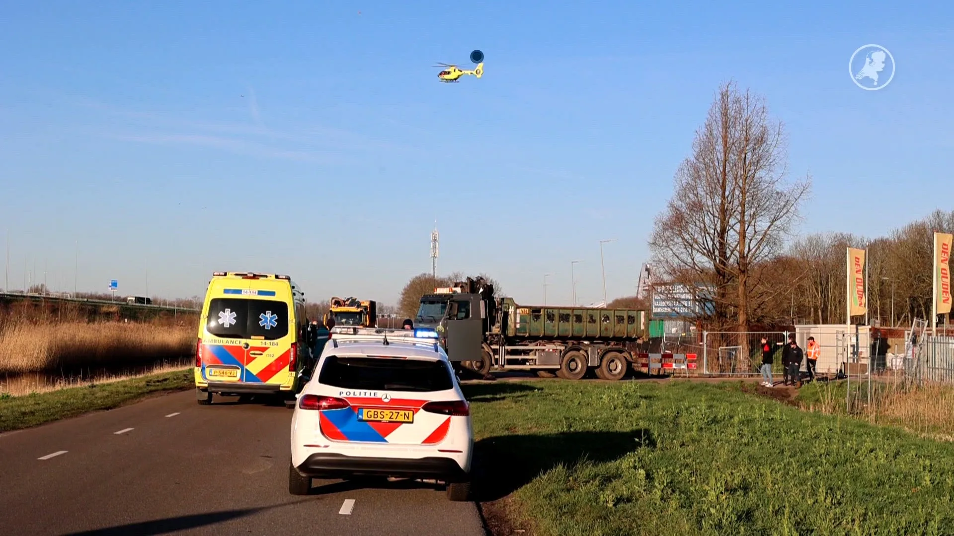 Fietser overleden na ongeluk met vrachtwagen in Muiderberg
