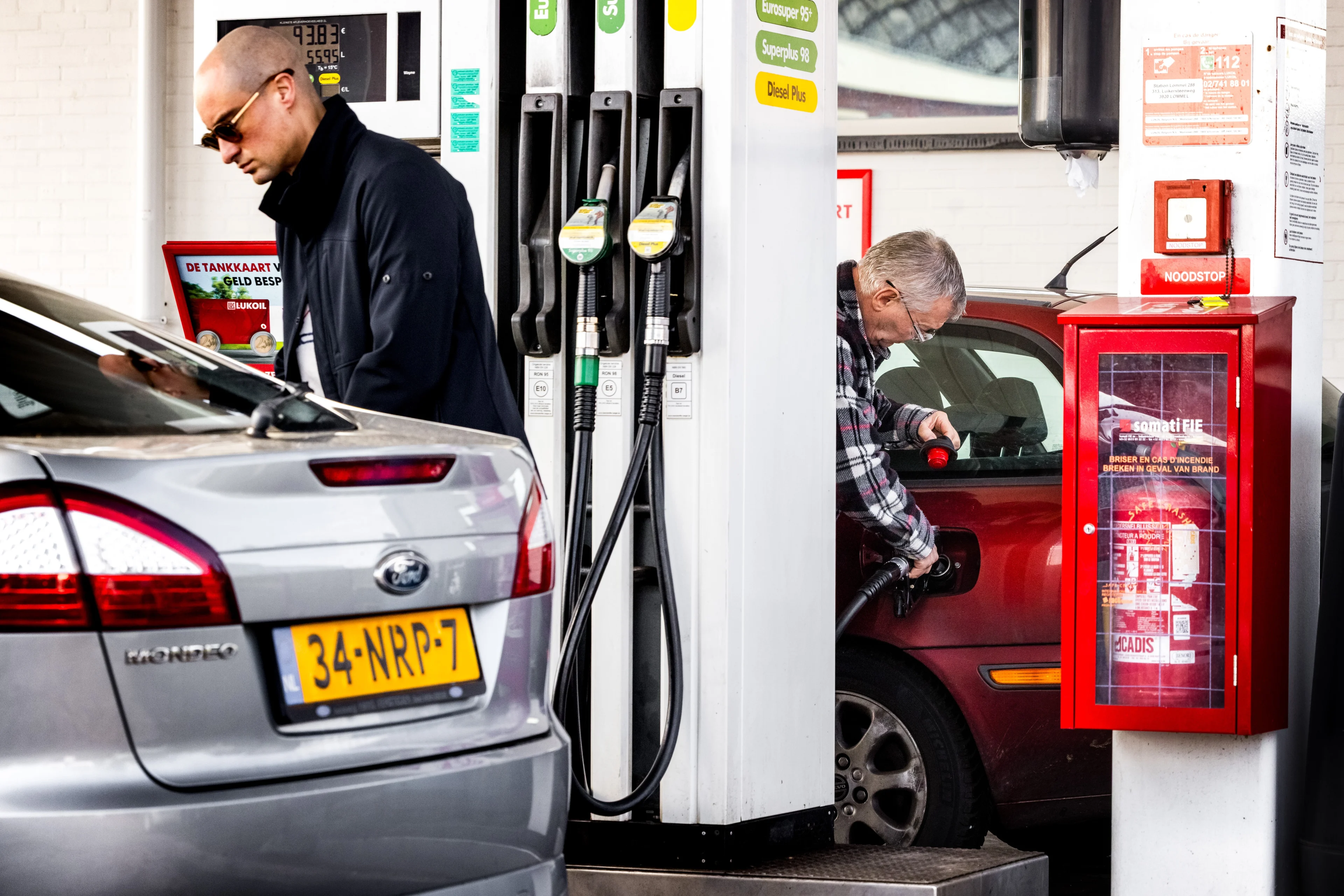 Prijzen aan de pomp opnieuw fors hoger: dit betaal je nu