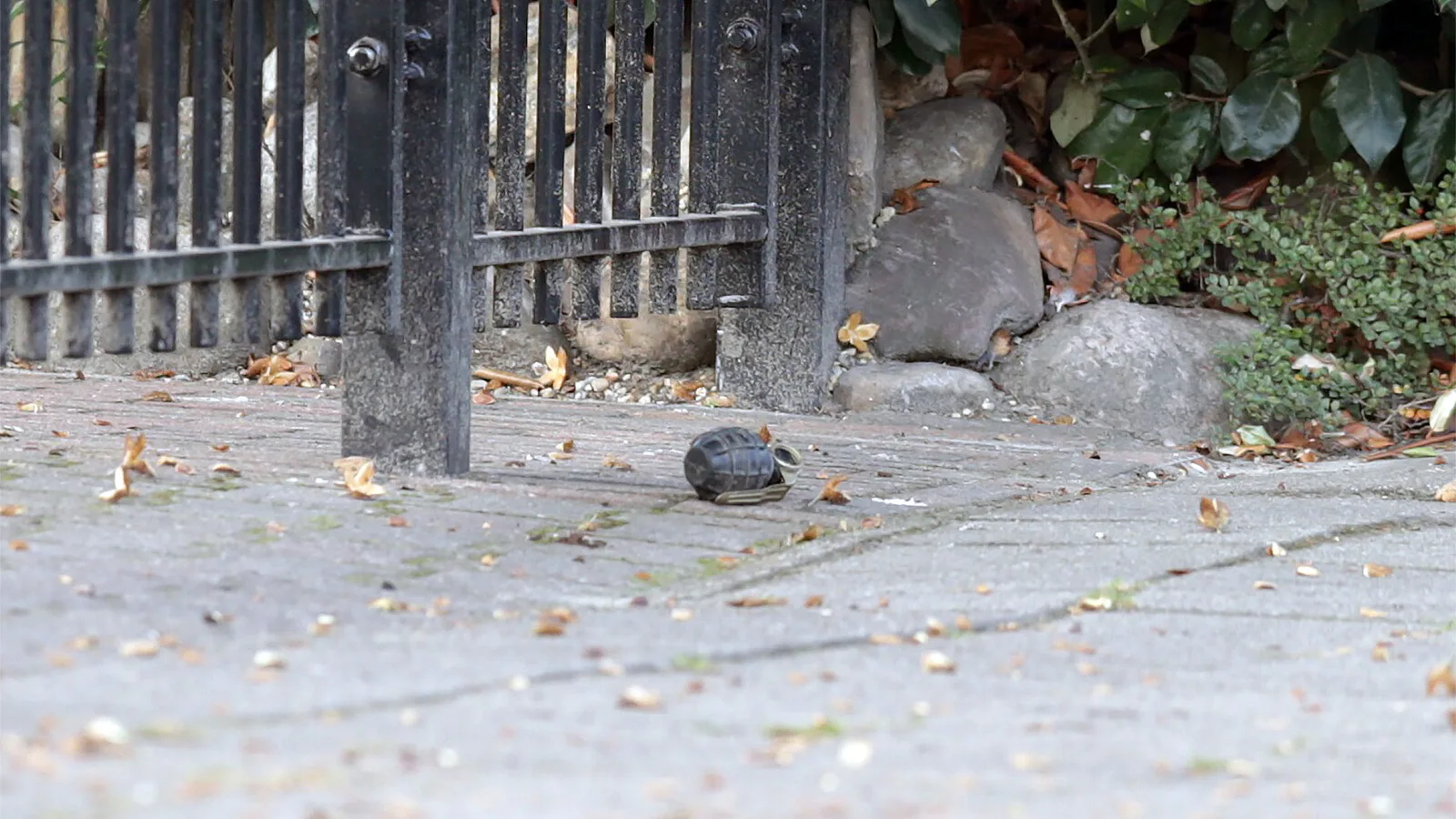 Handgranaat gevonden voor woning in Nijverdal, straat afgezet