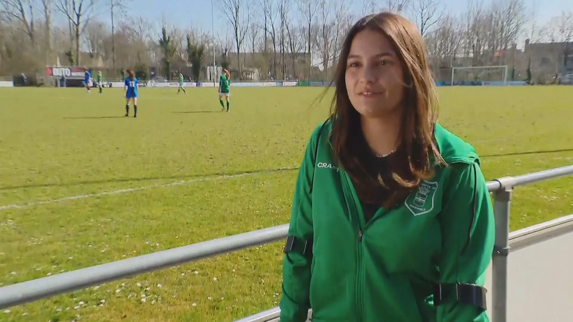 Groot onderzoek naar kruisbandblessure bij jonge voetbalsters: 'Is echt heftig'
