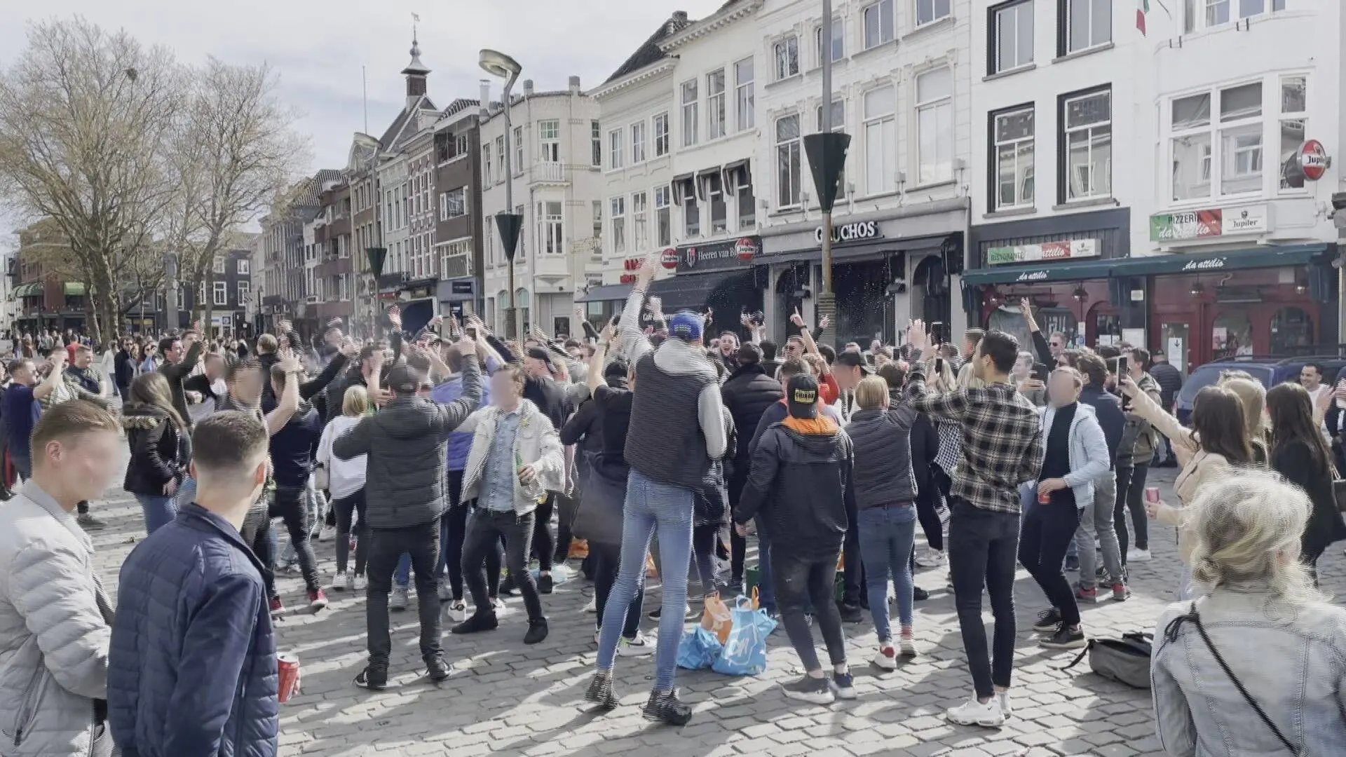 Honderden jongeren in Breda om toch 538-feest te vieren, politie verdrijft menigte