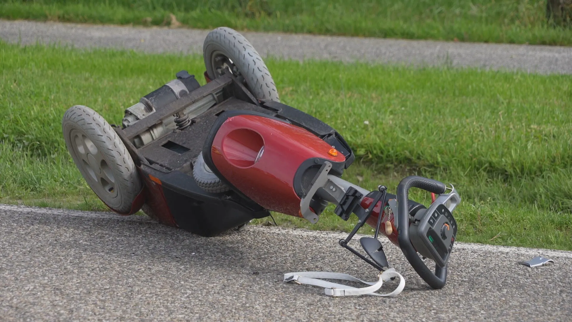 Scootmobielbestuurder (92) komt om door botsing met auto in Oss