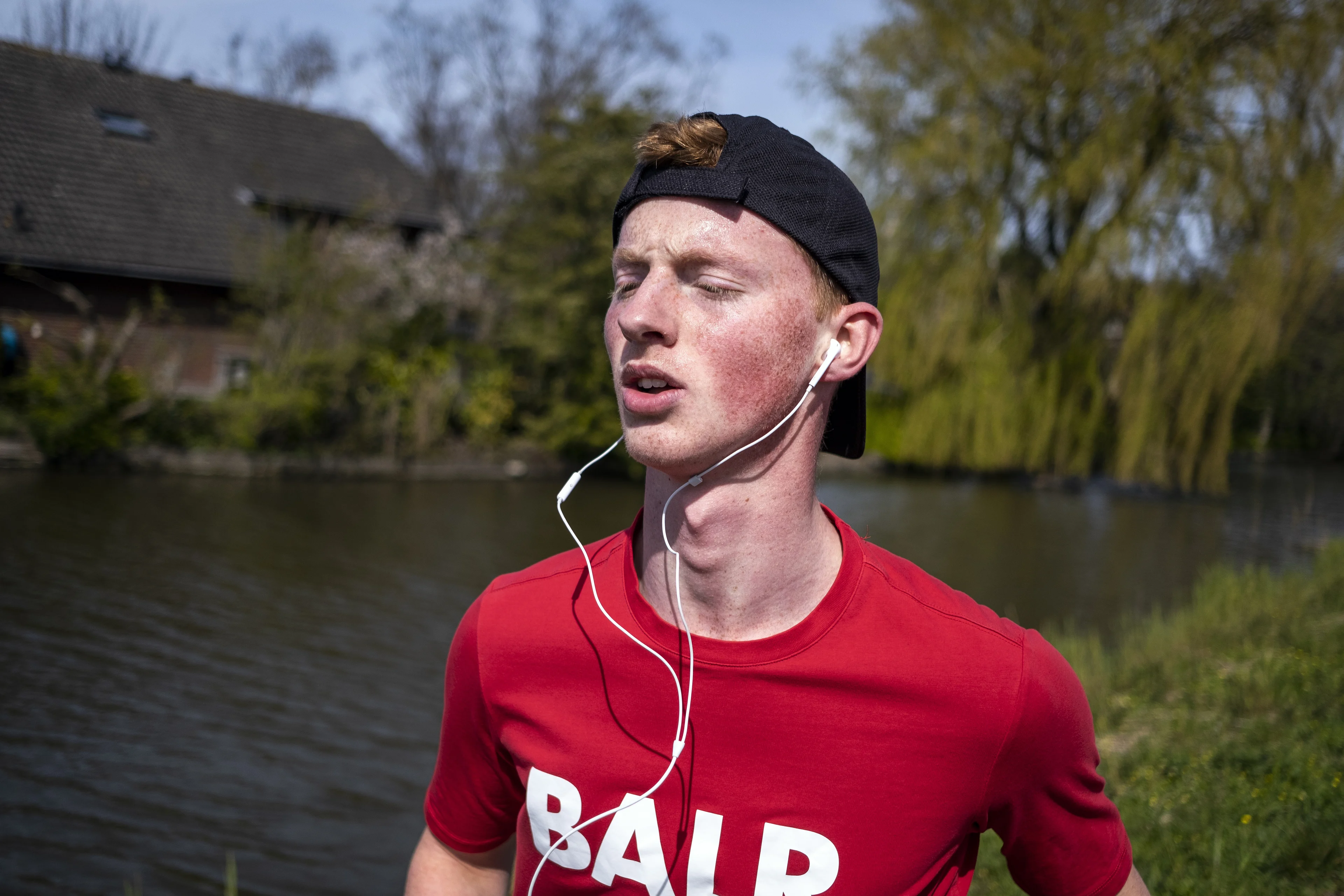 Dit is waarom muziek tijdens het hardlopen zorgt voor betere prestaties