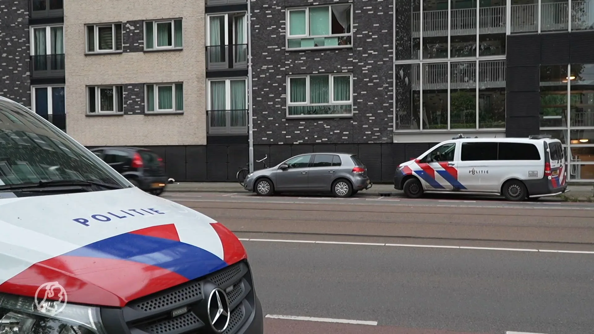 Vrouw springt uit het raam bij woningoverval Rotterdam