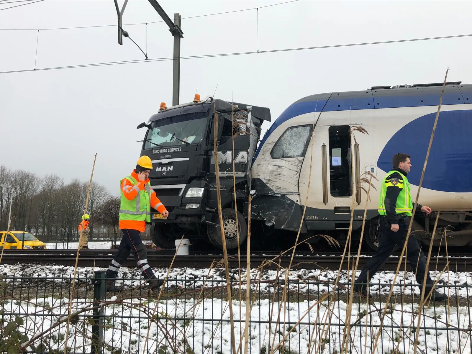 Spoor bij Tilburg weer vrij na aanrijding trein en vrachtwagen