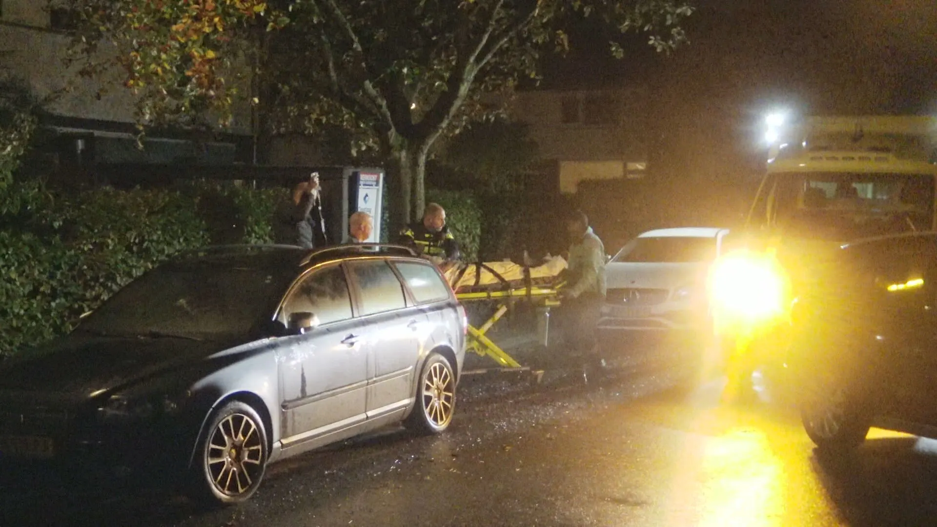 Steekpartij in Groningen, politie zoekt twee gevluchte verdachten