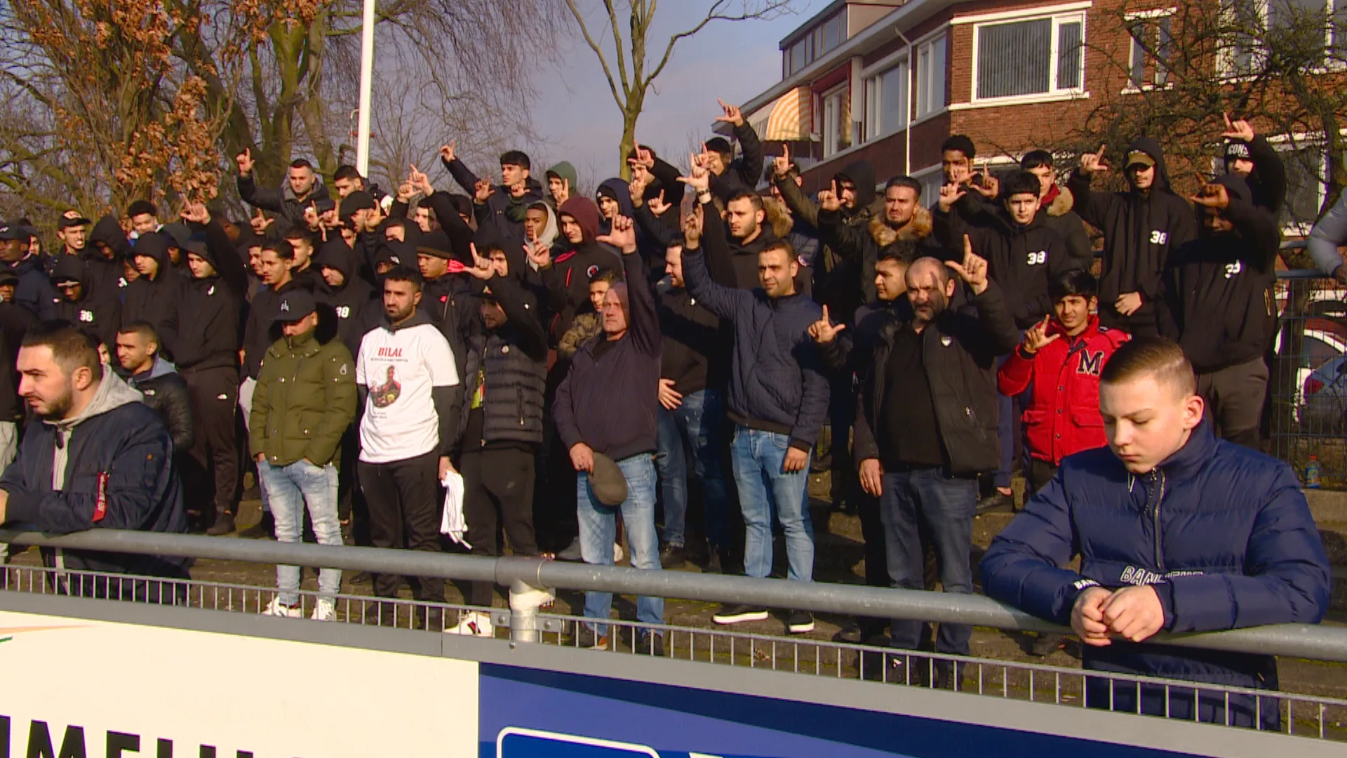 Voetbalteam eert doodgestoken Bilal Aydin: 'Hoor mijn ouders iedere nacht huilen'