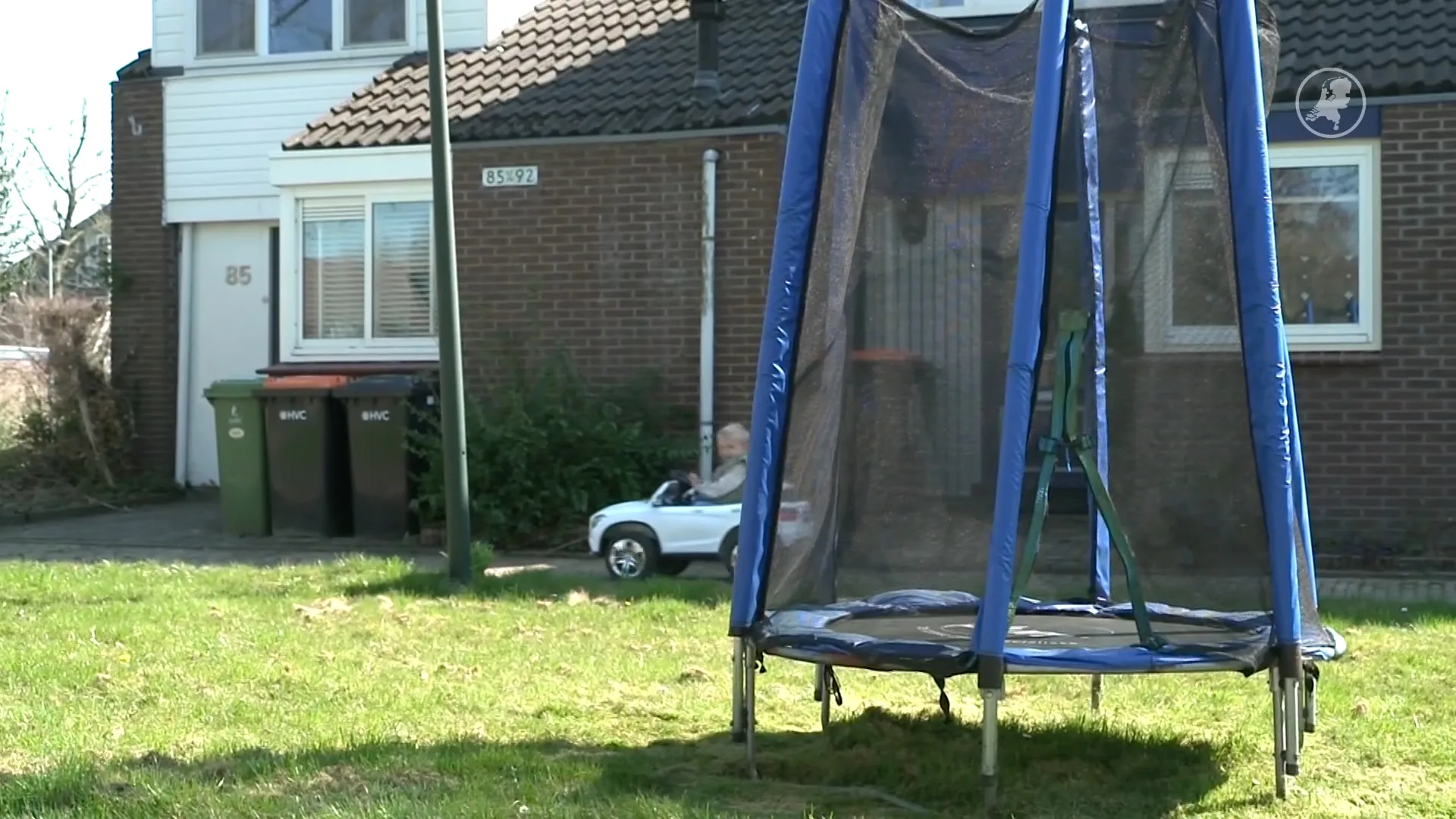 Buurt verbijsterd: gemeente Hoorn wil geliefde trampolines weg hebben