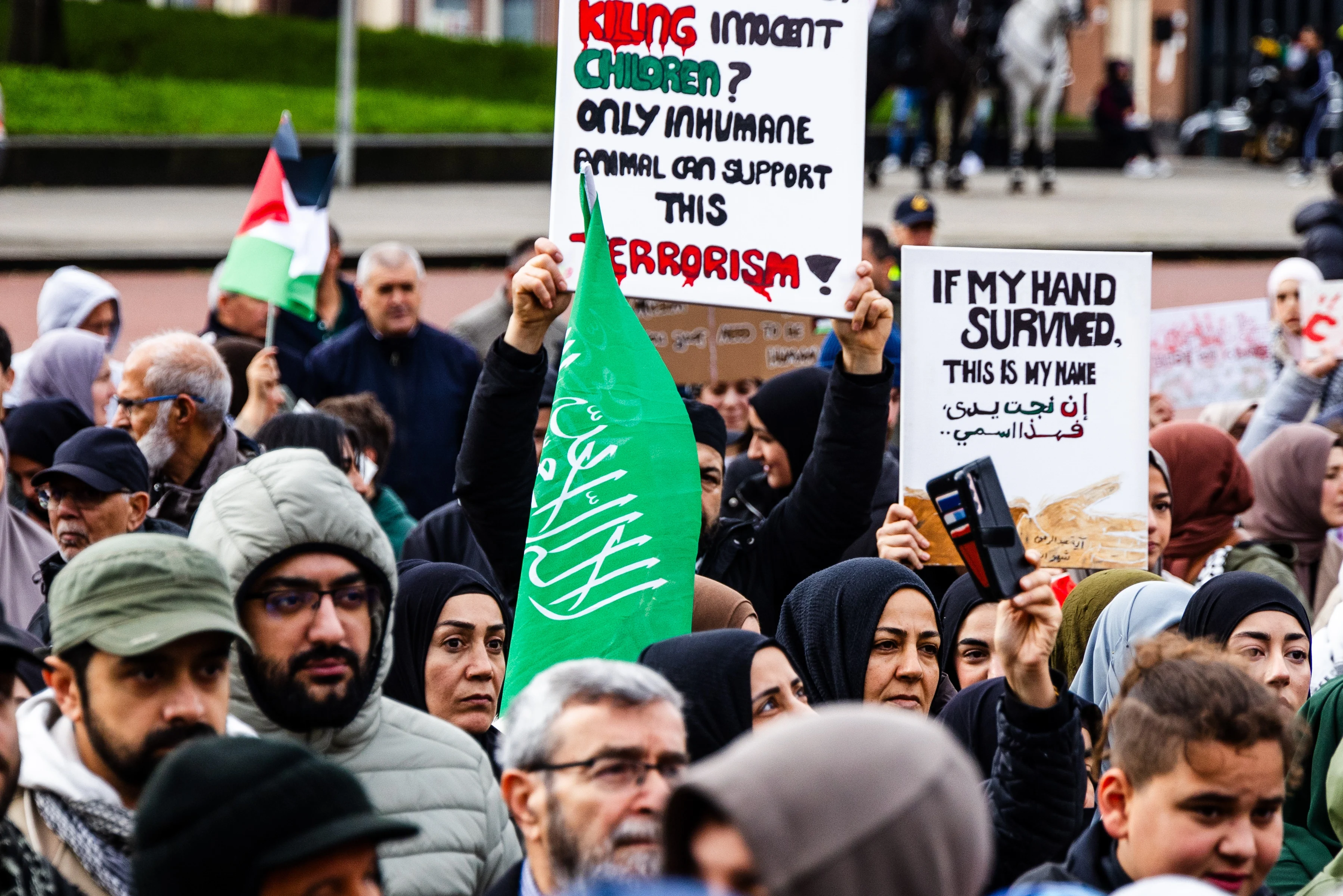 Politie: geen Hamasvlag bij Palestinaprotest Den Haag, niks strafbaars gebeurd