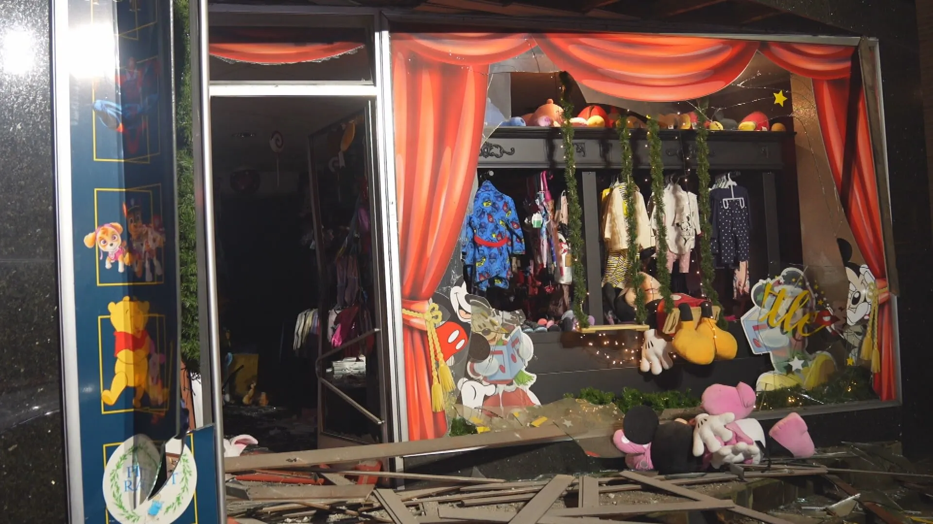 Eigenaresse in shock na explosie Disney-winkel Helmond: 'Alles is mij ontnomen'