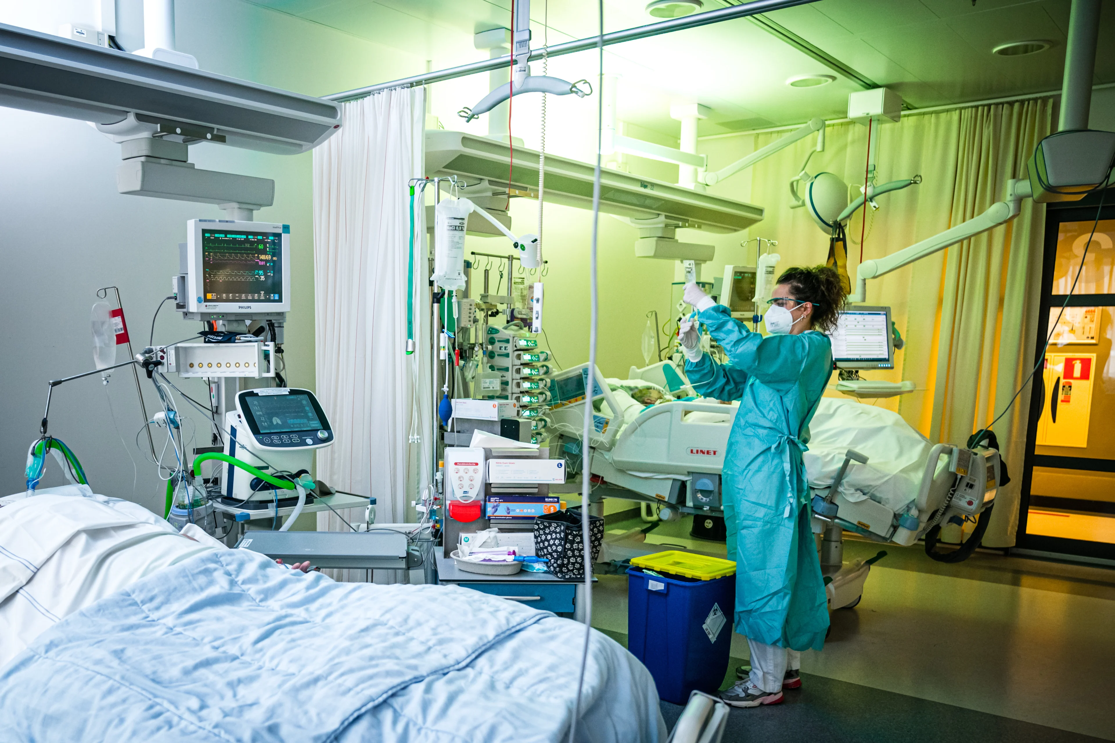 Aantal coronapatiënten op ic's neemt snel af: 35 patiënten minder