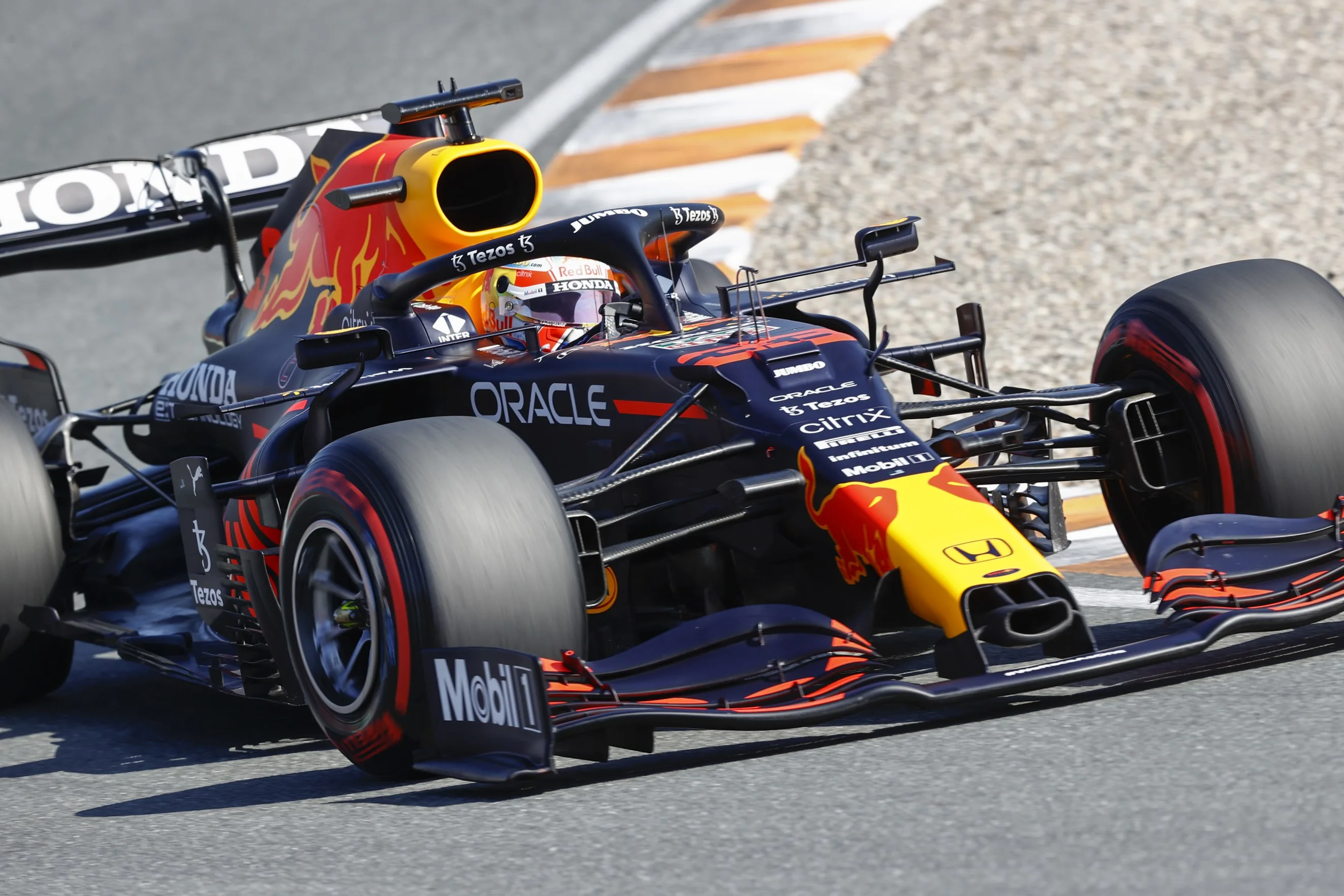 Verstappen pakt poleposition op Dutch GP in Zandvoort