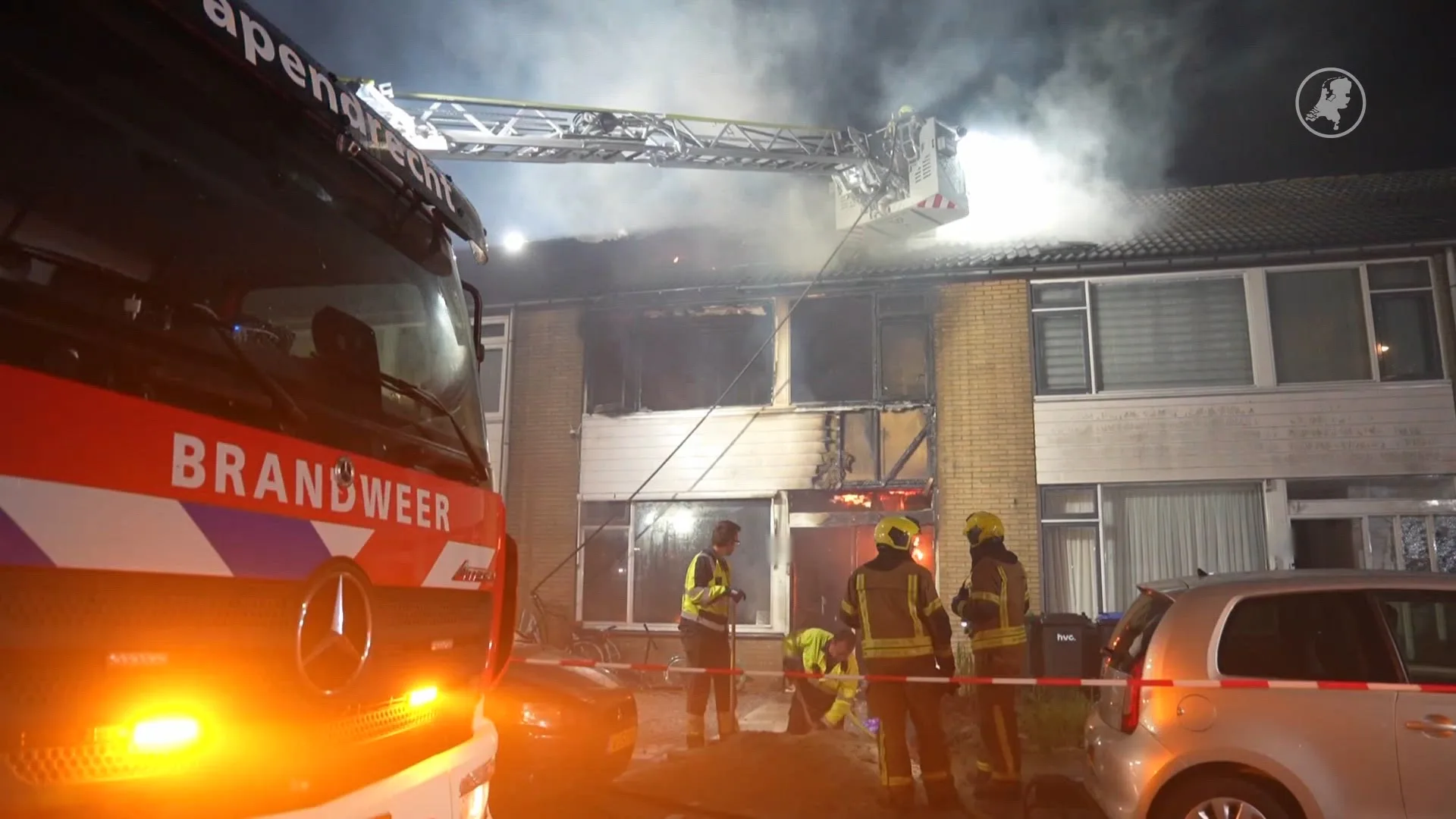 Uitslaande brand na explosie in Papendrecht, drie woningen onbewoonbaar