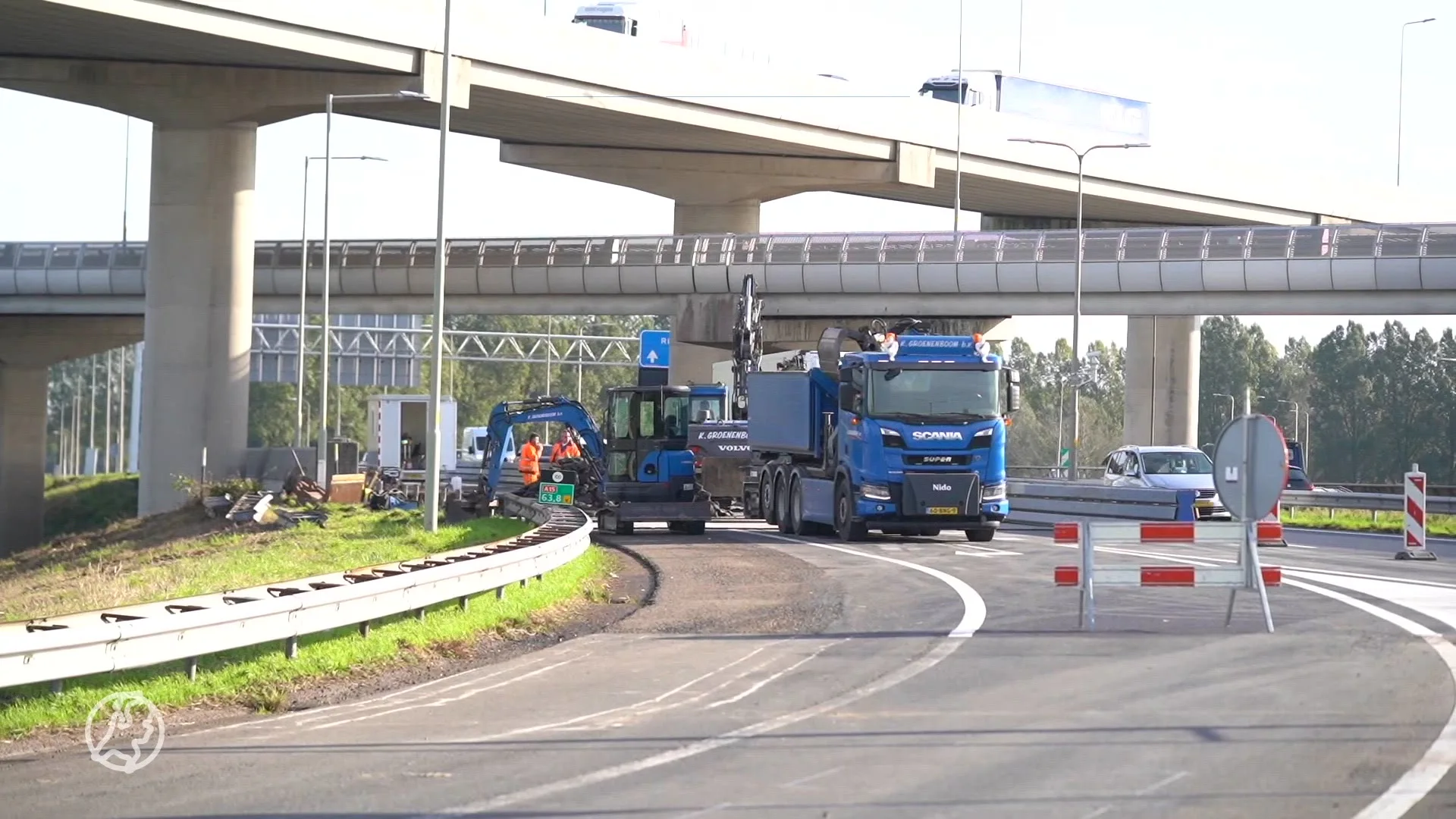Rijkswaterstaat sluit deel snelweg A38 af door risico op verzakking