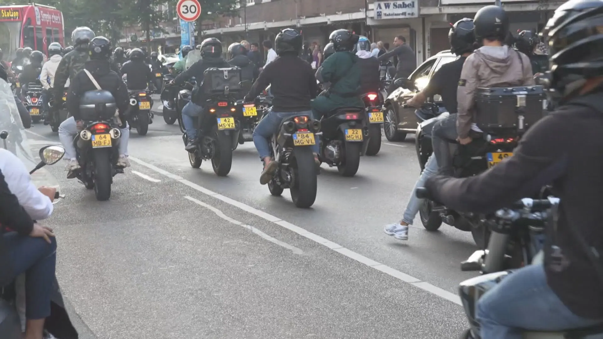 Grote ride-out voor op straat doodgestoken Amsterdammer (23)