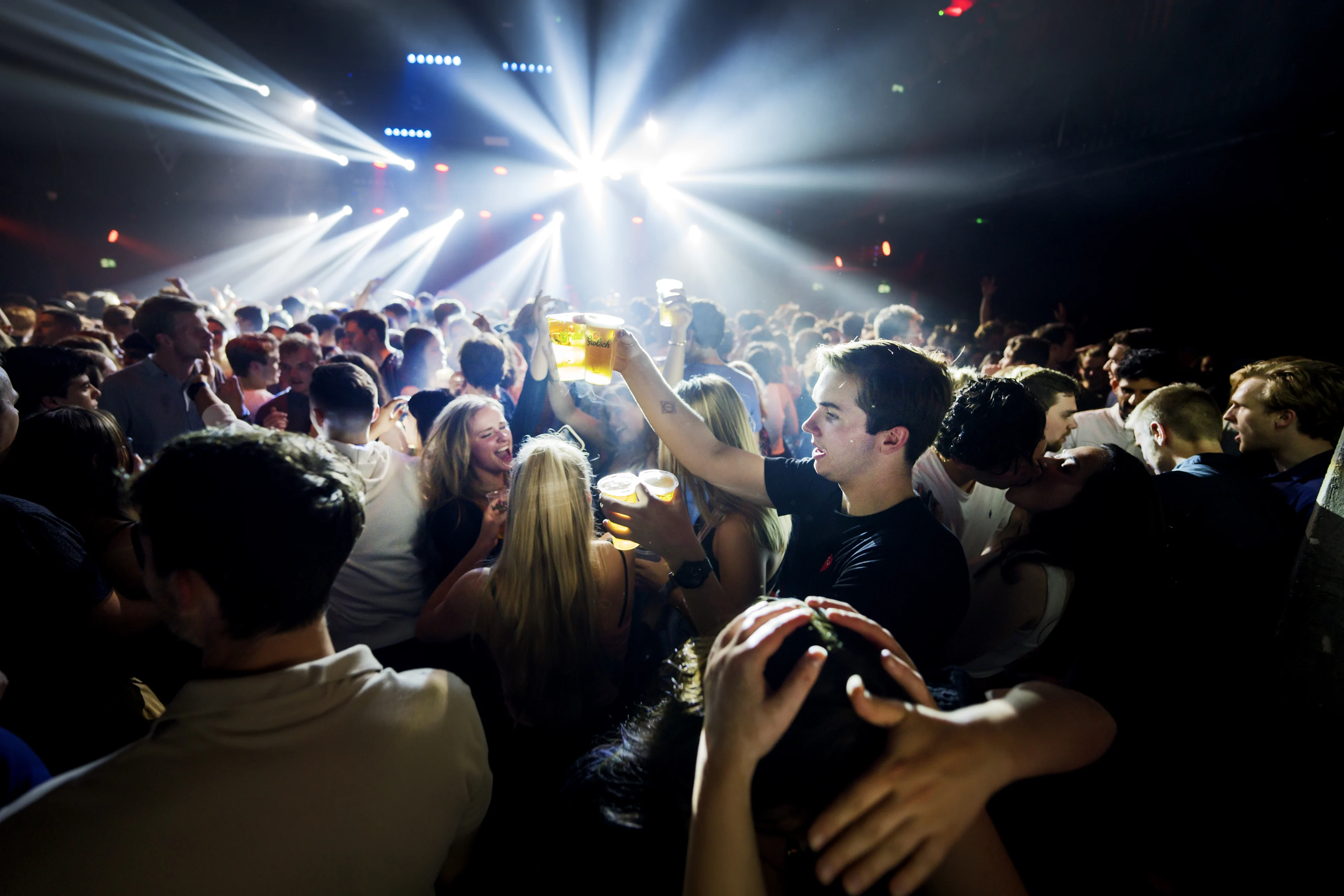 Alcoholpoli's beducht op jongeren die extra hard feesten met veel alcohol