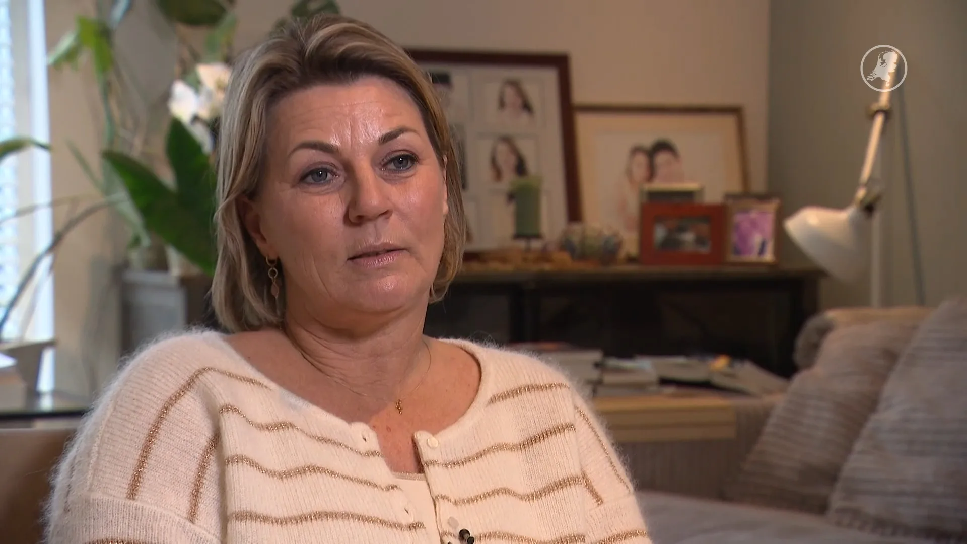 Margo blijft achter met geblokkeerde telefoon na overlijden zoon: 'Moeten we 'm ontgrendelen?'