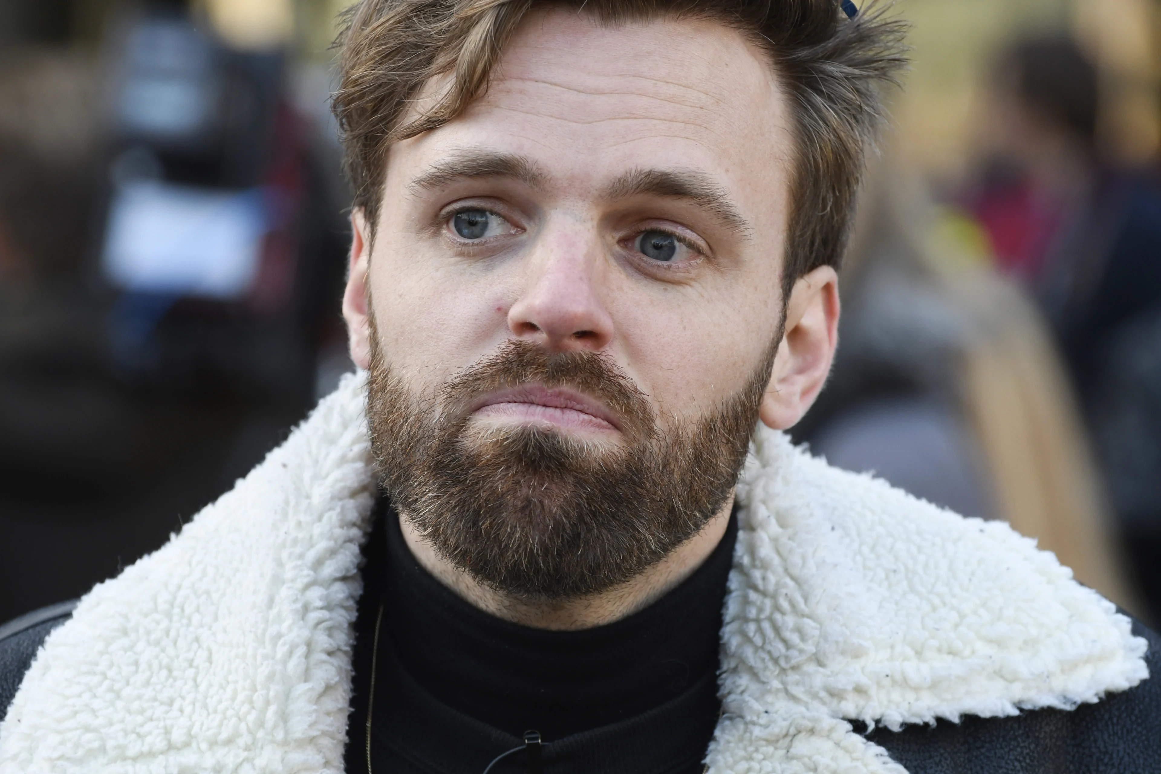 Confrontatie Tim Hofman gaat mis: klap in gezicht en kapot getrapte camera