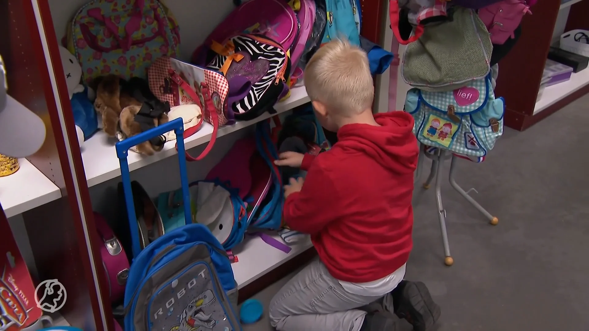 Lindsy's kinderen hebben weer speelgoed door werk van stichting