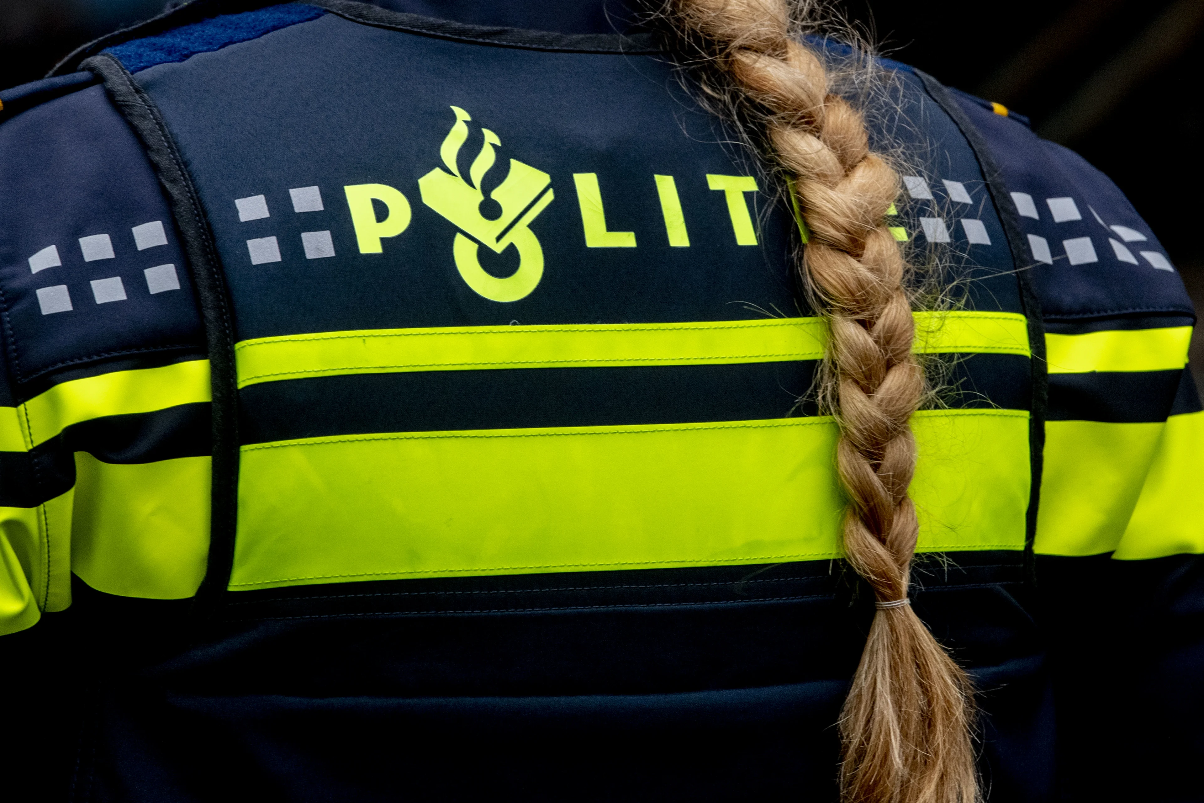 Politie Nieuwegein zoekt man die 12-jarig meisje vraagt haar blote voeten te laten zien