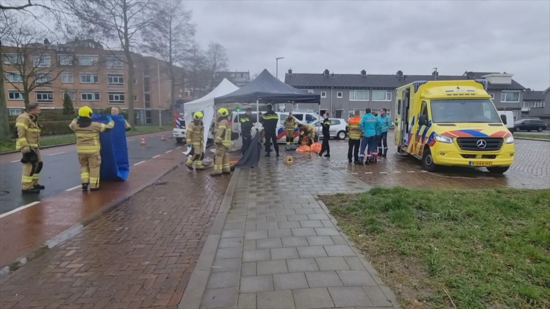 Man op straat geopereerd in Dordrecht na hulp van zeldzame traumahelikopter