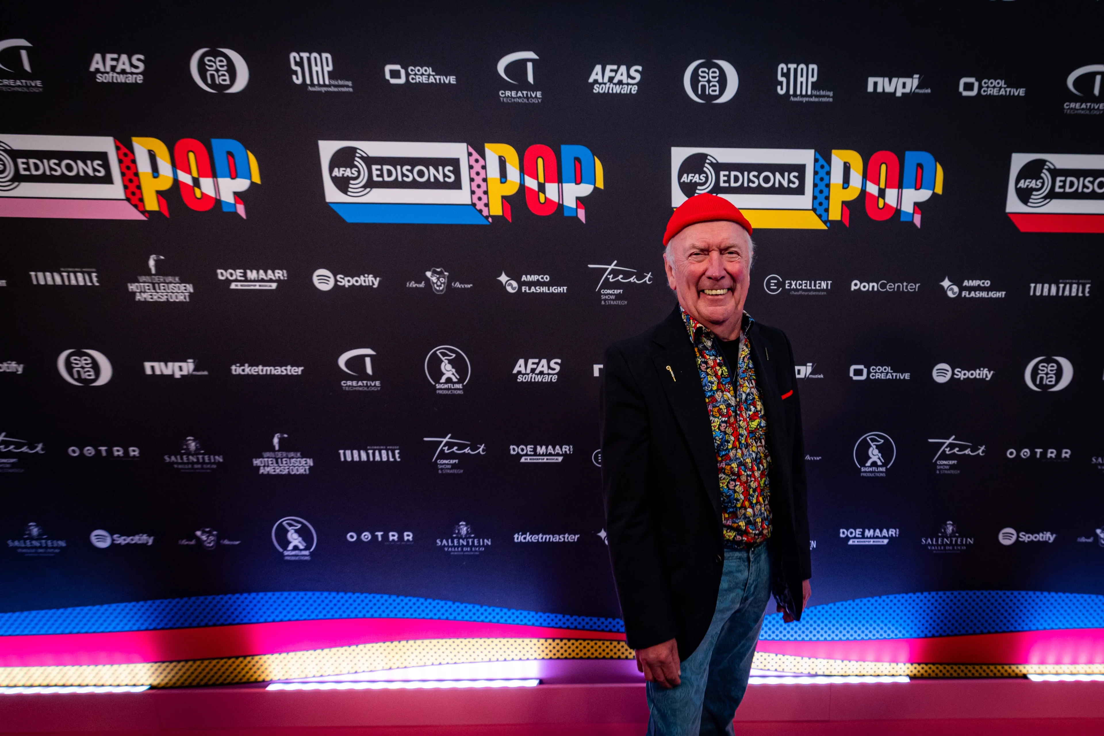 Zanger Harry Slinger heeft kanker, shows Drukwerk geschrapt