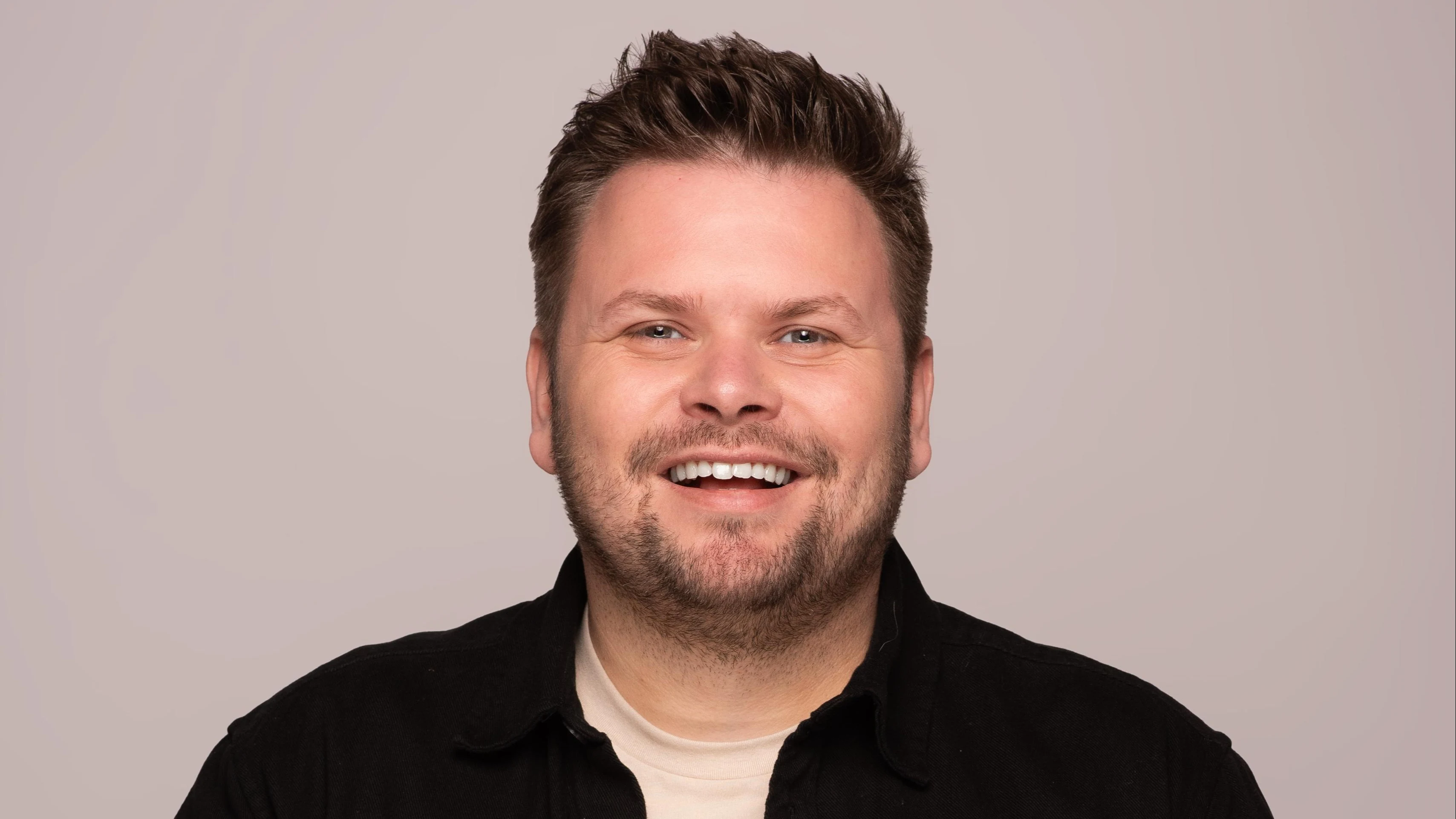 Thomas van Groningen naar SBS6, wordt politiek verslaggever Hart van Nederland 