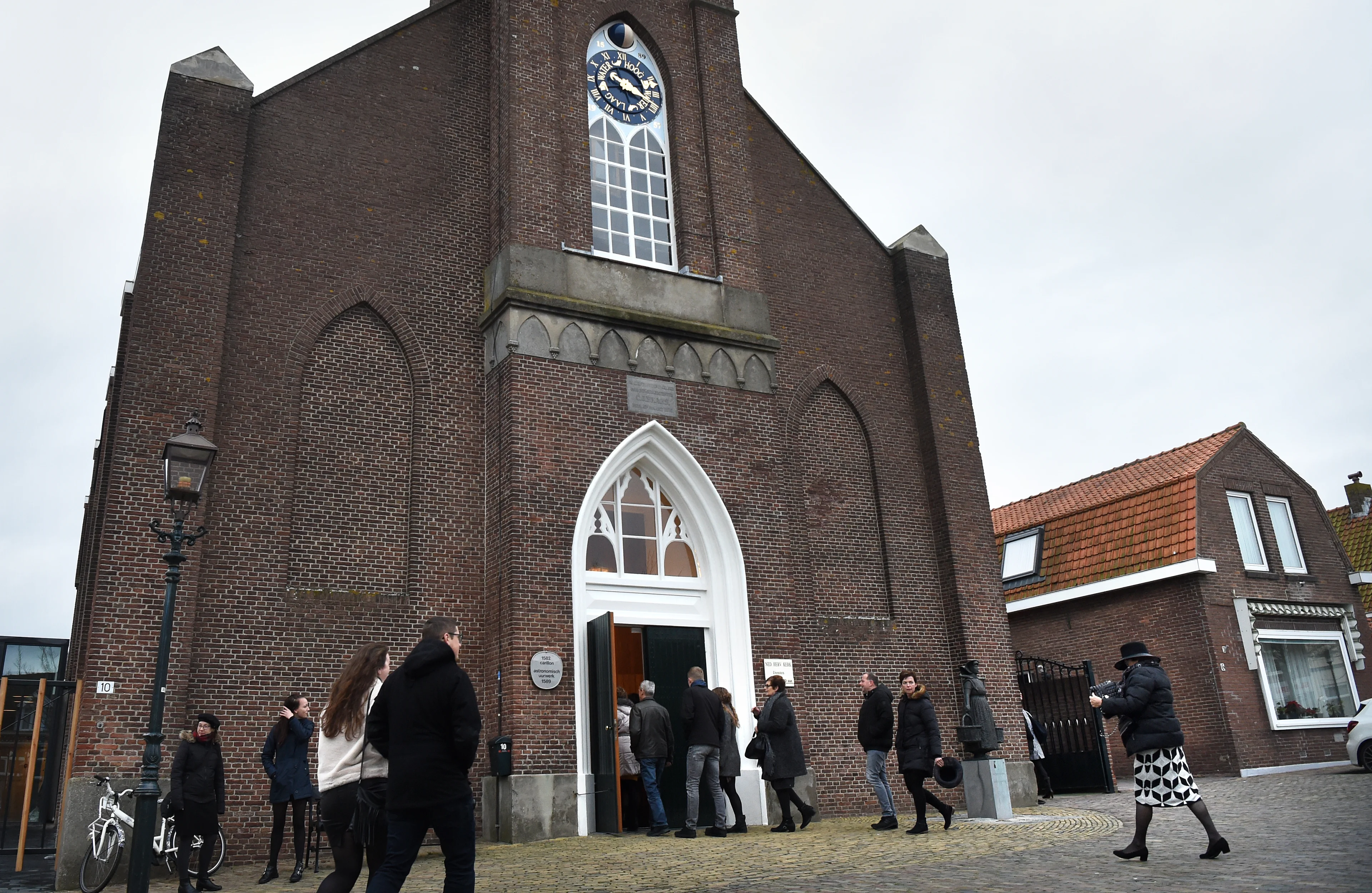 Aantal ontdekte coronabesmettingen stijgt snel, vooral in Biblebelt