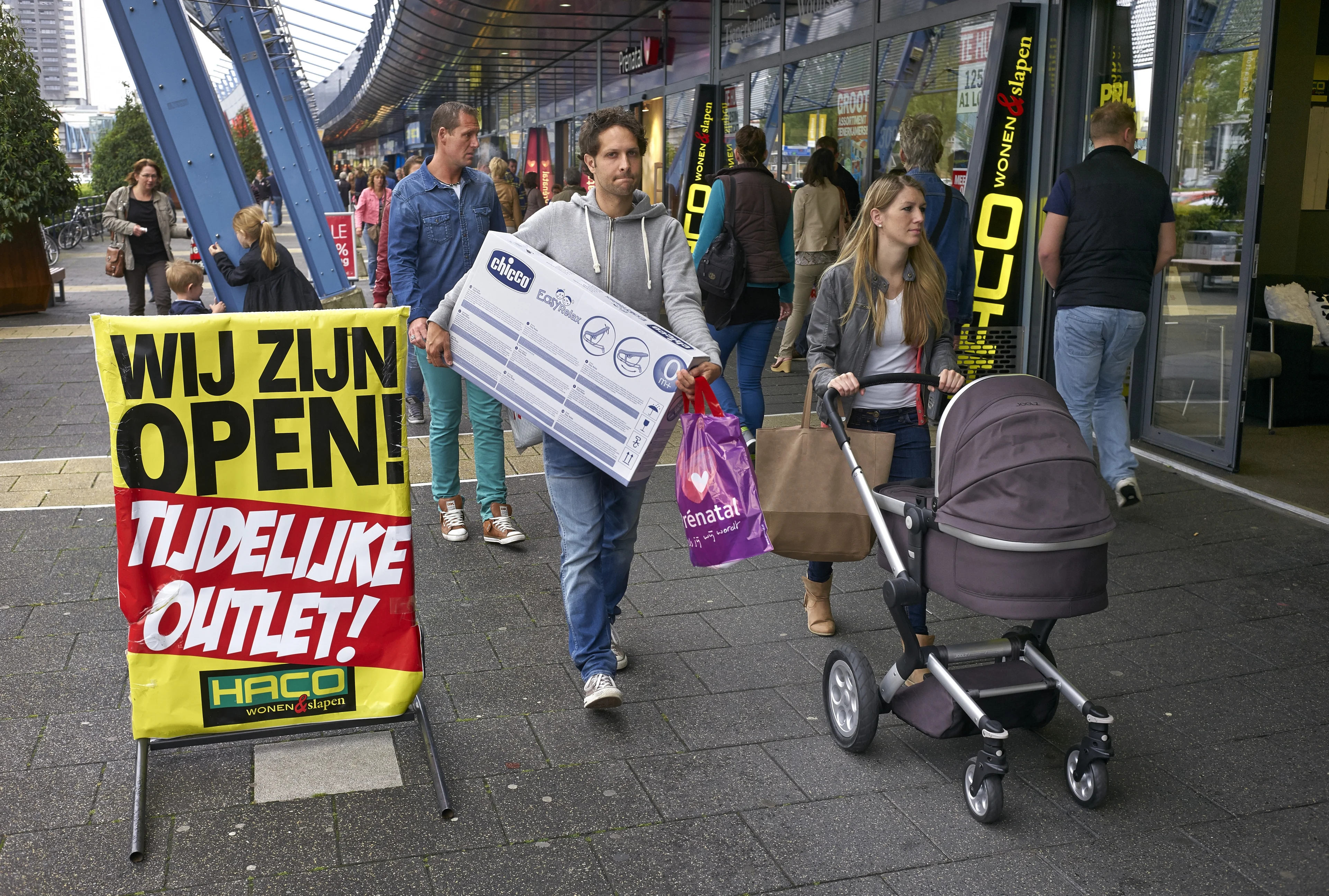 Waarom gaan we op tweede paasdag massaal naar de woonboulevard?