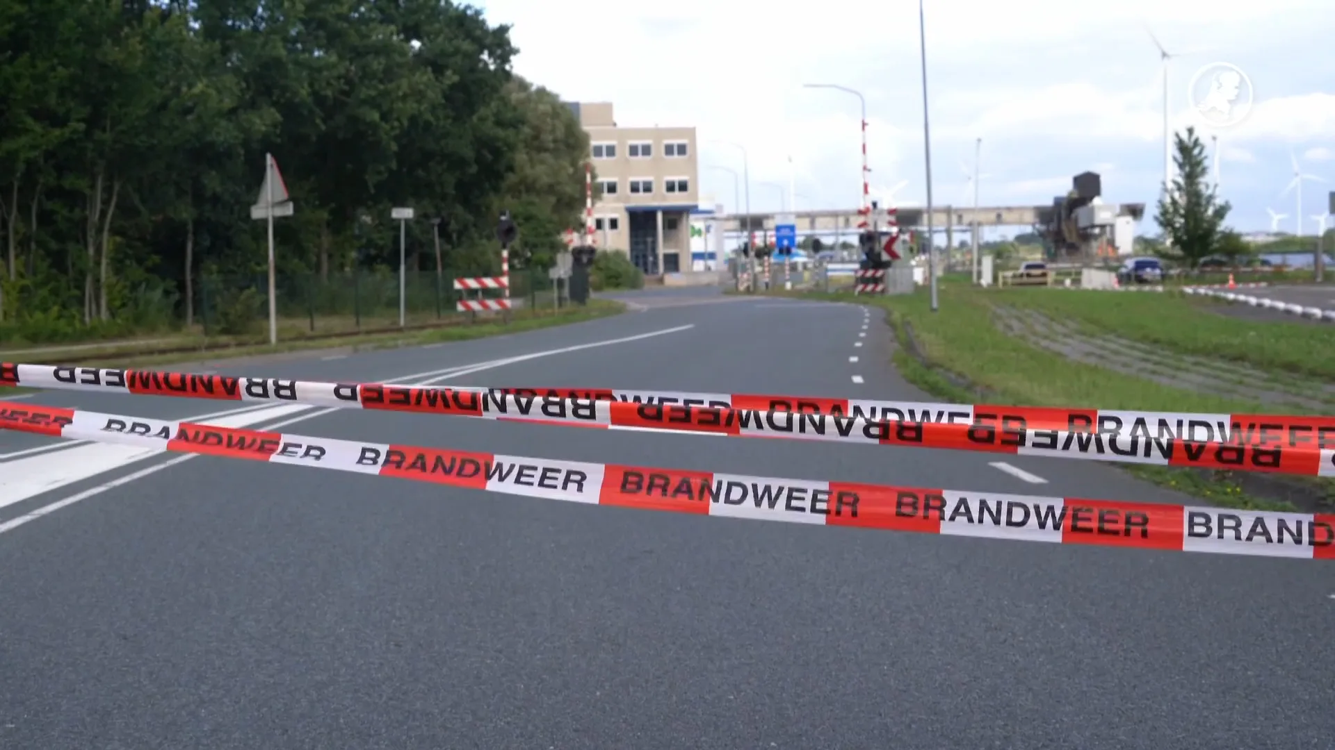 Gelekte stof bij brand op industrieterrein