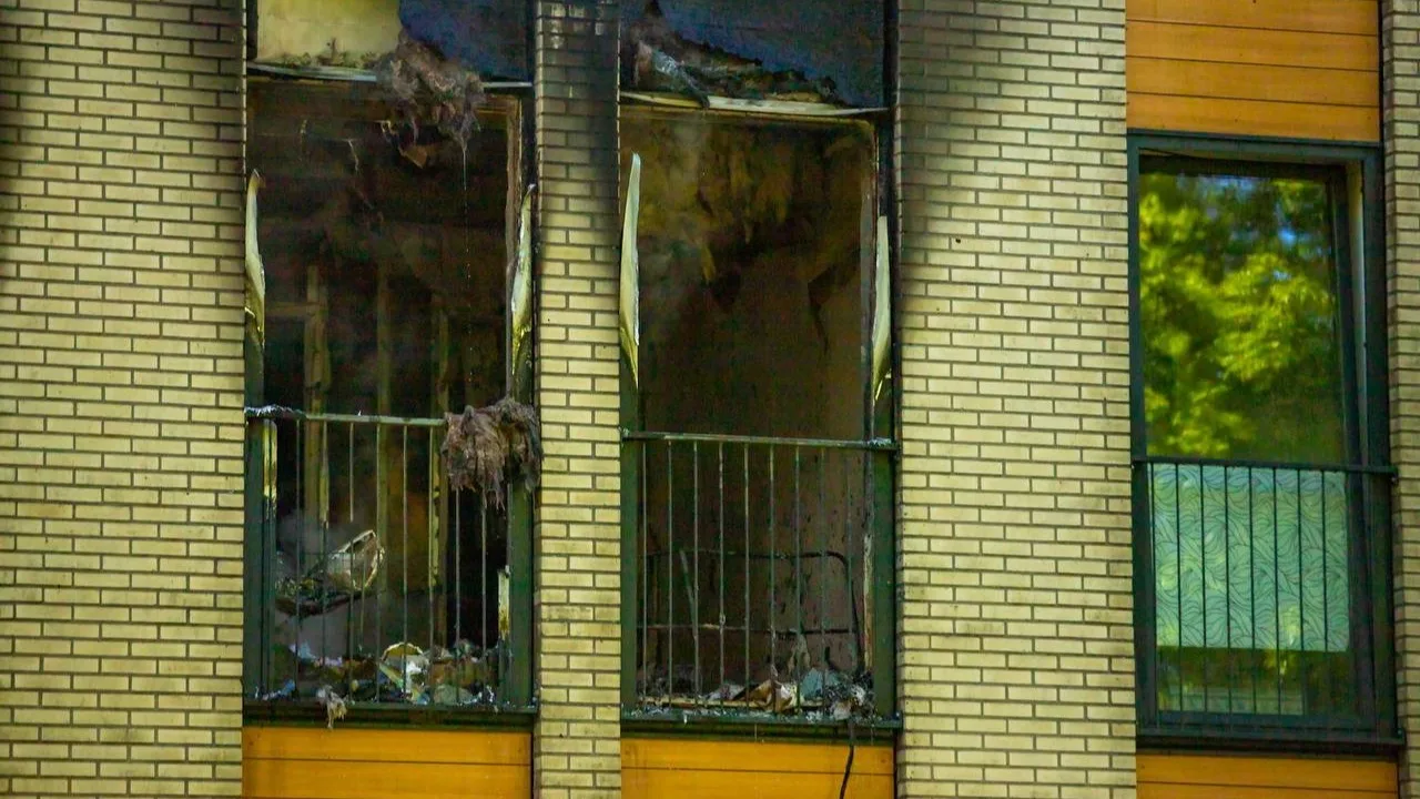 Grote brand in flat Amersfoort, één appartement volledig verwoest